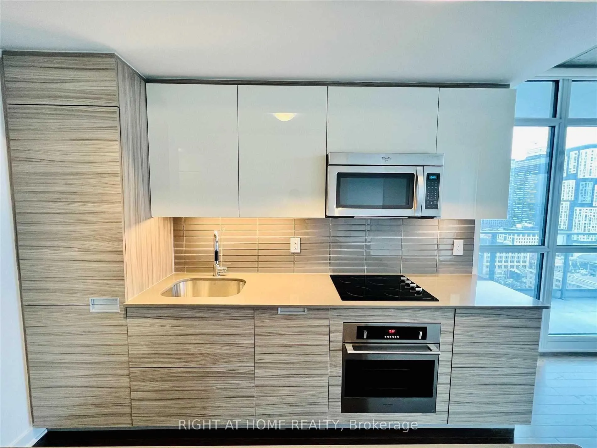 Photo 3 of Unit 2203, 210 Simcoe Street, Toronto, Kensington-Chinatown — HOMEH