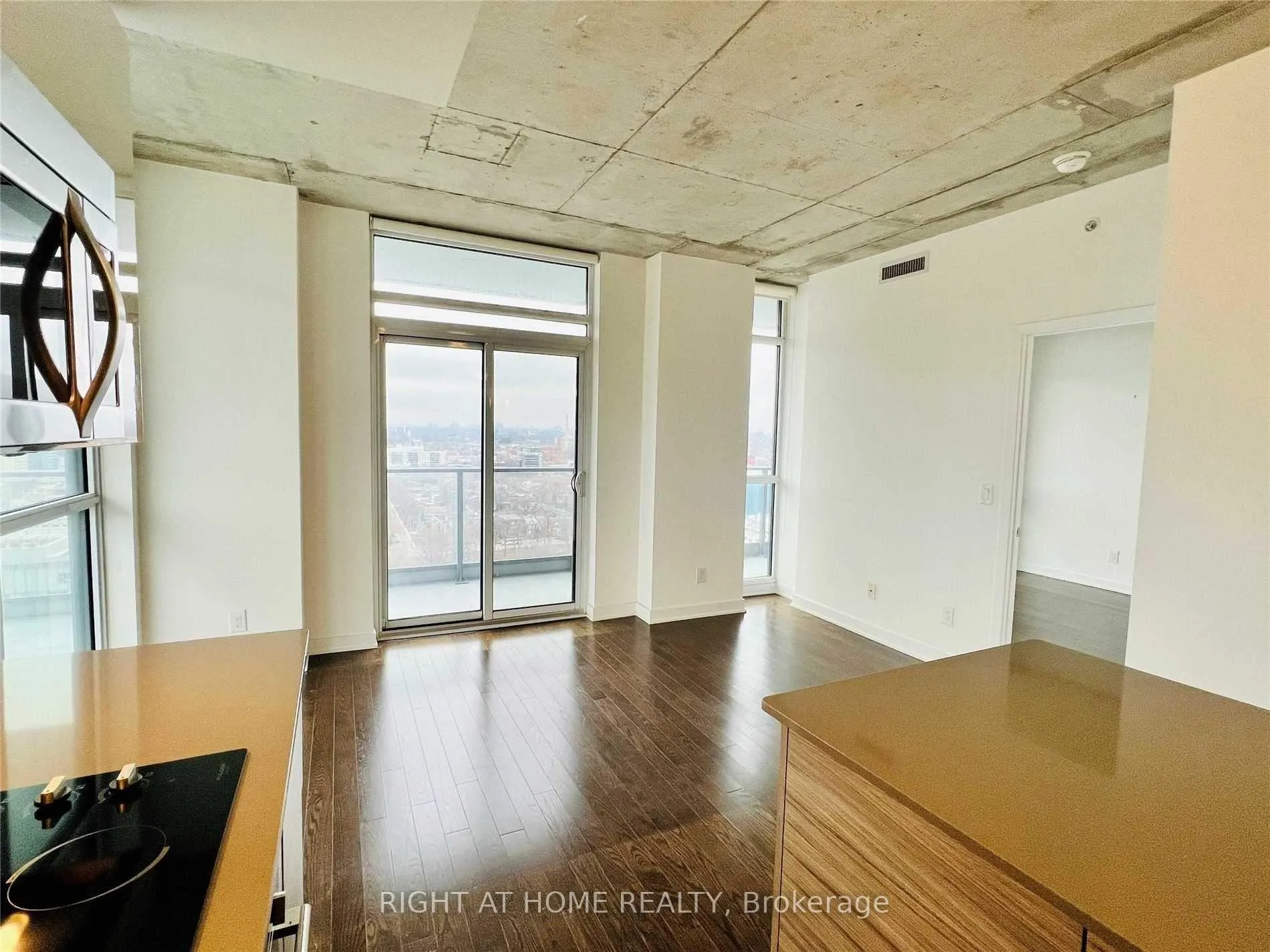 Photo 5 of Unit 2203, 210 Simcoe Street, Toronto, Kensington-Chinatown — HOMEH
