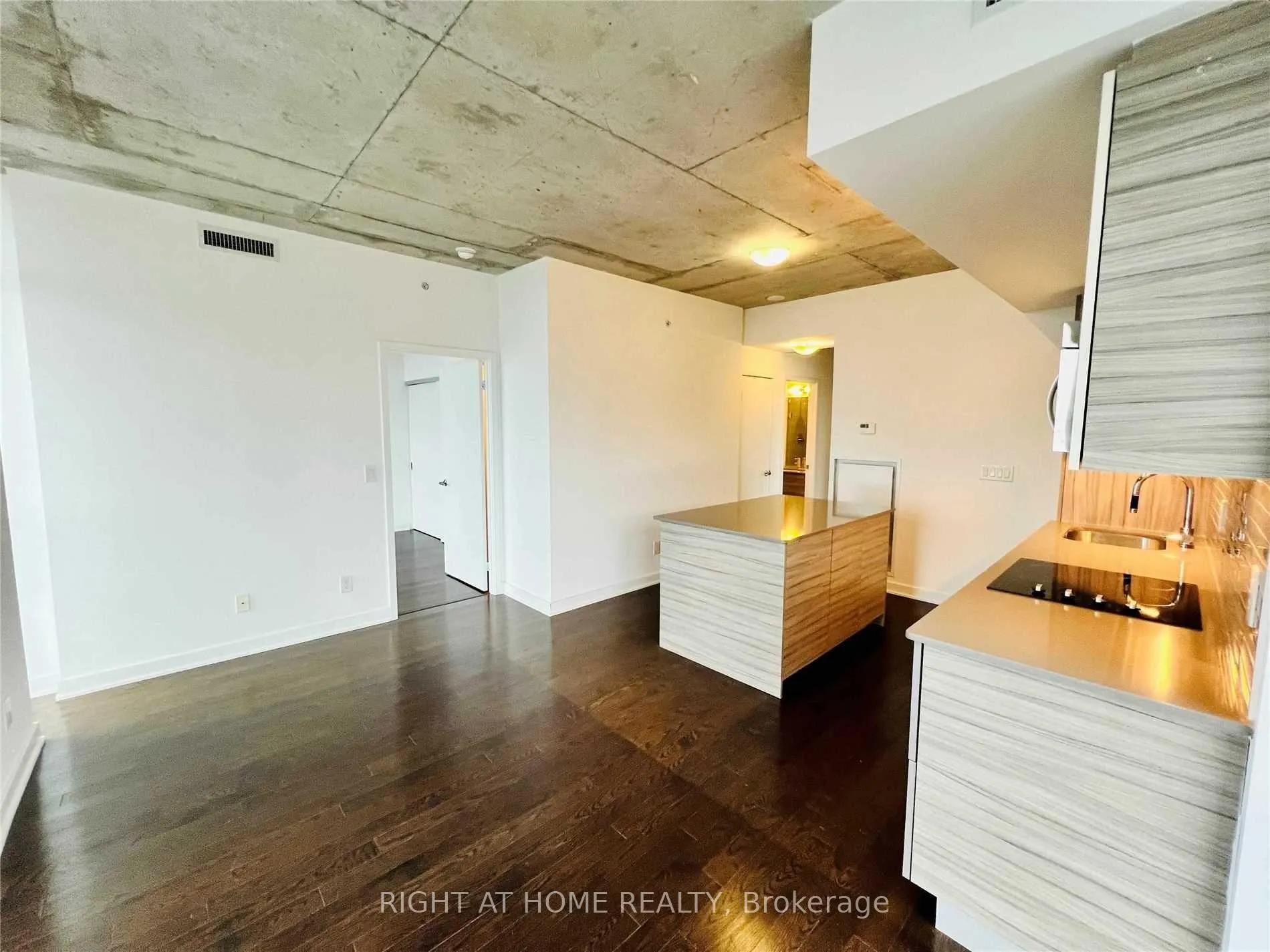 Photo 6 of Unit 2203, 210 Simcoe Street, Toronto, Kensington-Chinatown — HOMEH