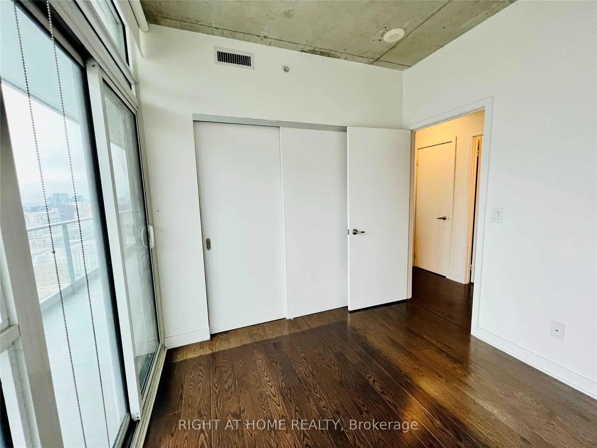 Photo 14 of Unit 2203, 210 Simcoe Street, Toronto, Kensington-Chinatown — HOMEH