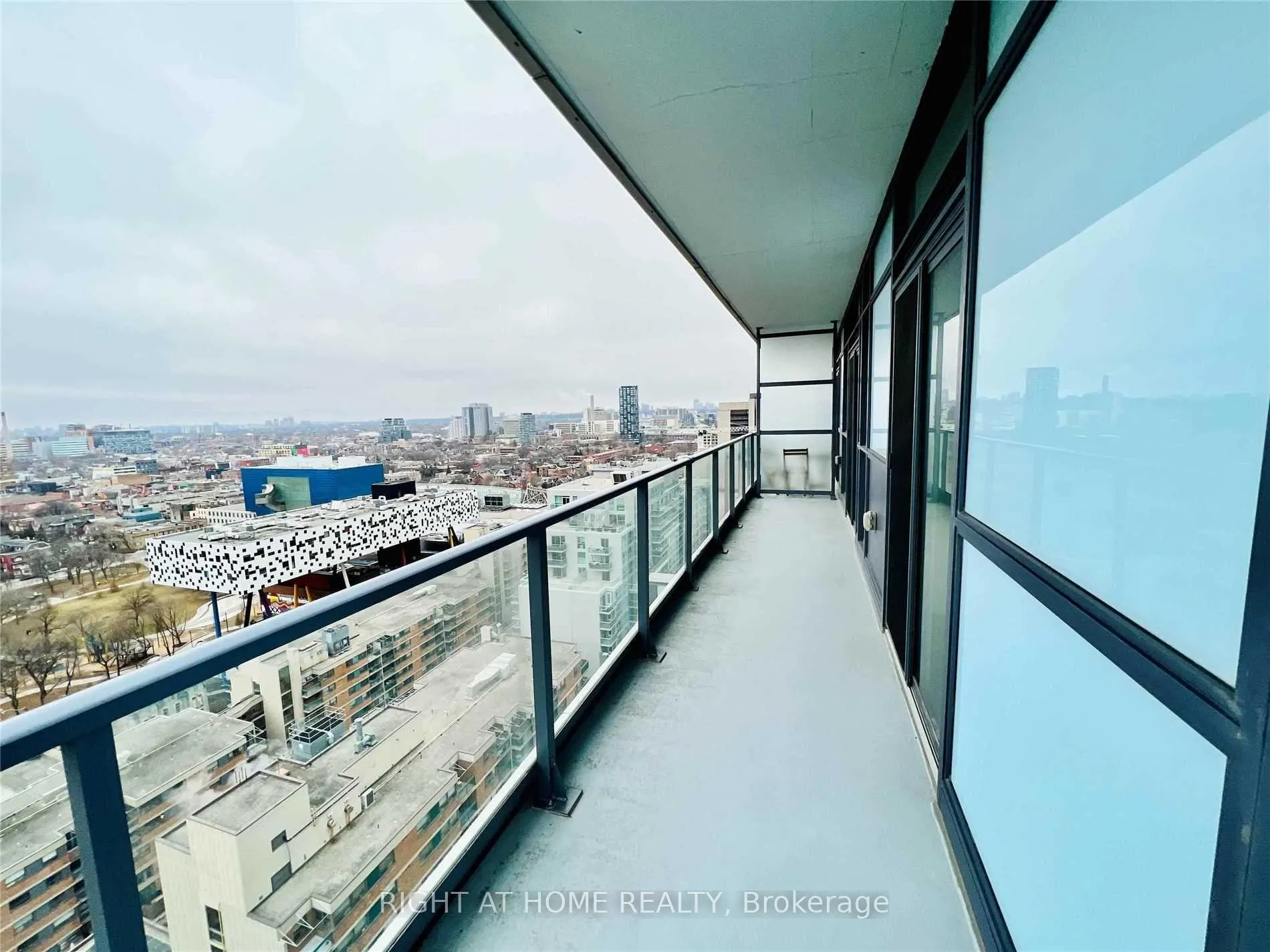 Photo 16 of Unit 2203, 210 Simcoe Street, Toronto, Kensington-Chinatown — HOMEH