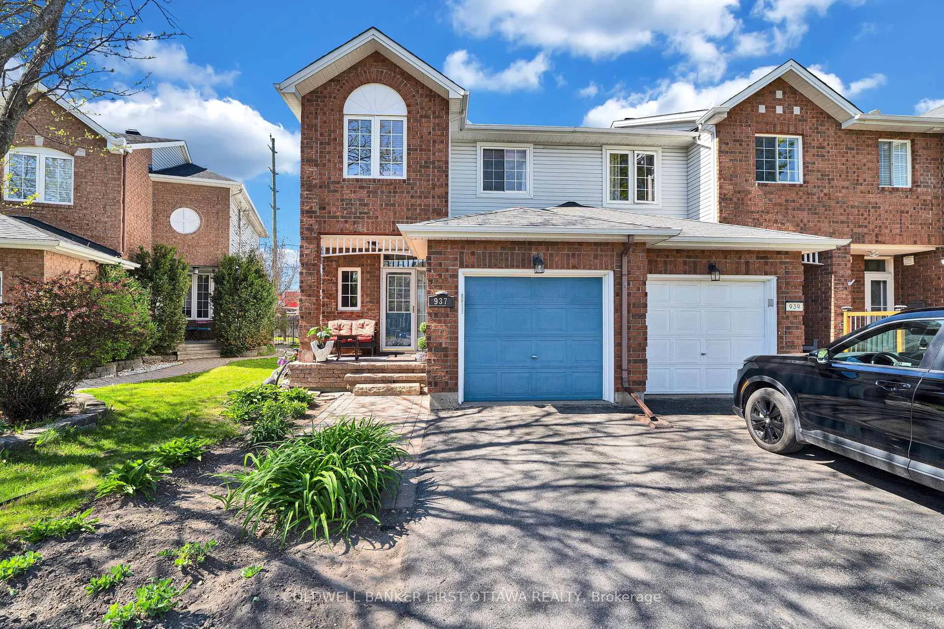 Photo 2 of 937 Markwick Crescent, Ottawa, Notting Hill/Summerside — HOMEH