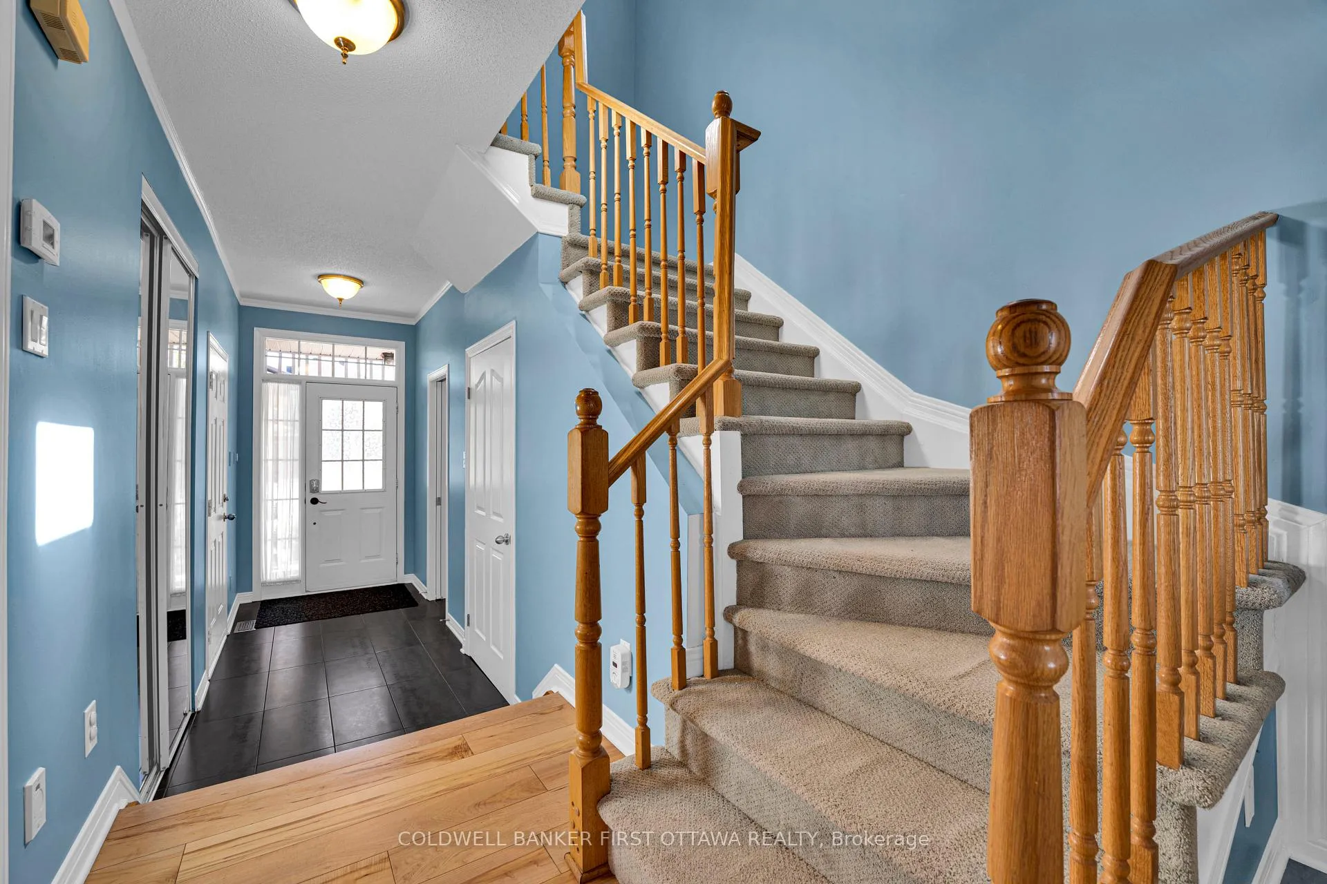 Photo 5 of 937 Markwick Crescent, Ottawa, Notting Hill/Summerside — HOMEH
