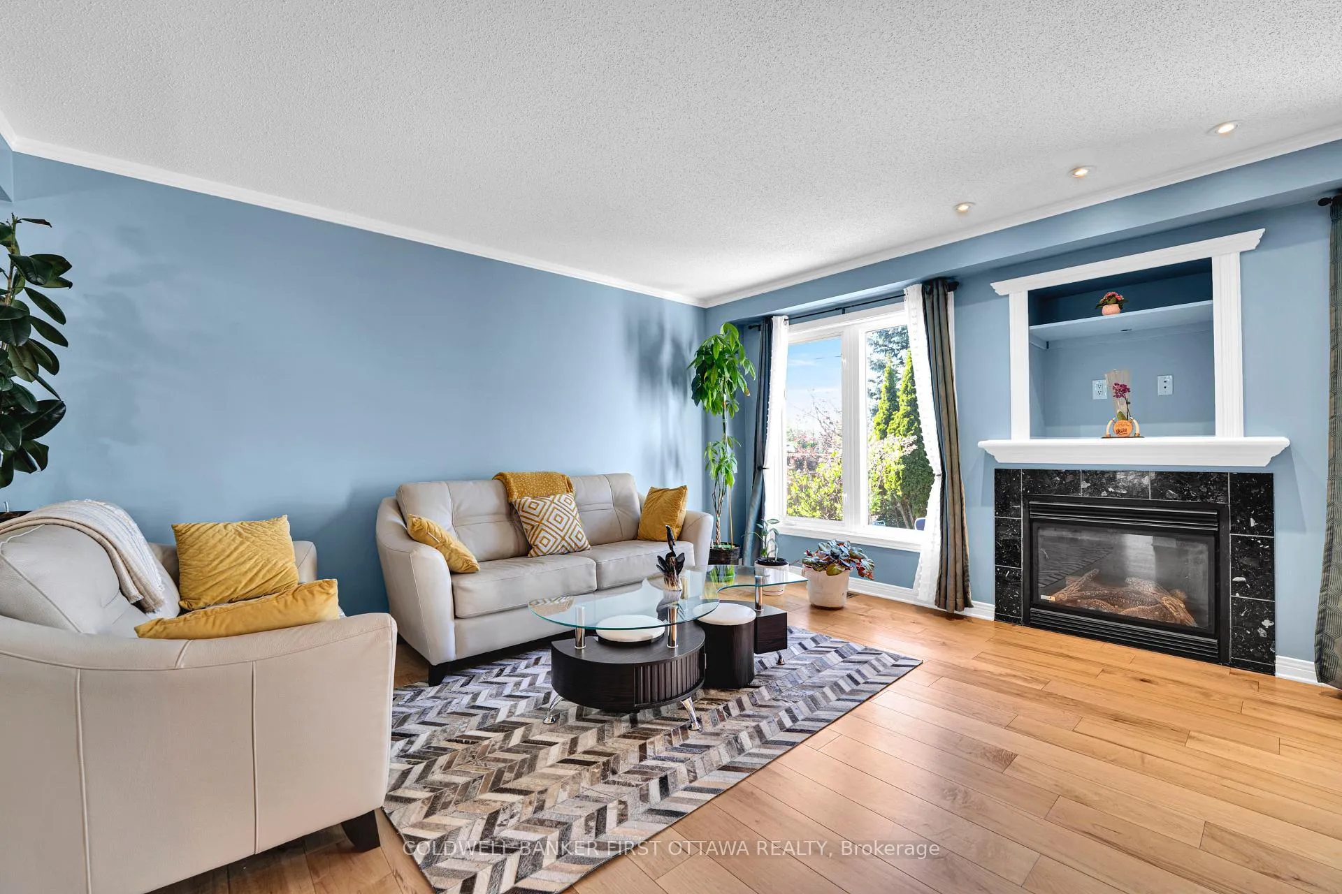 Photo 7 of 937 Markwick Crescent, Ottawa, Notting Hill/Summerside — HOMEH