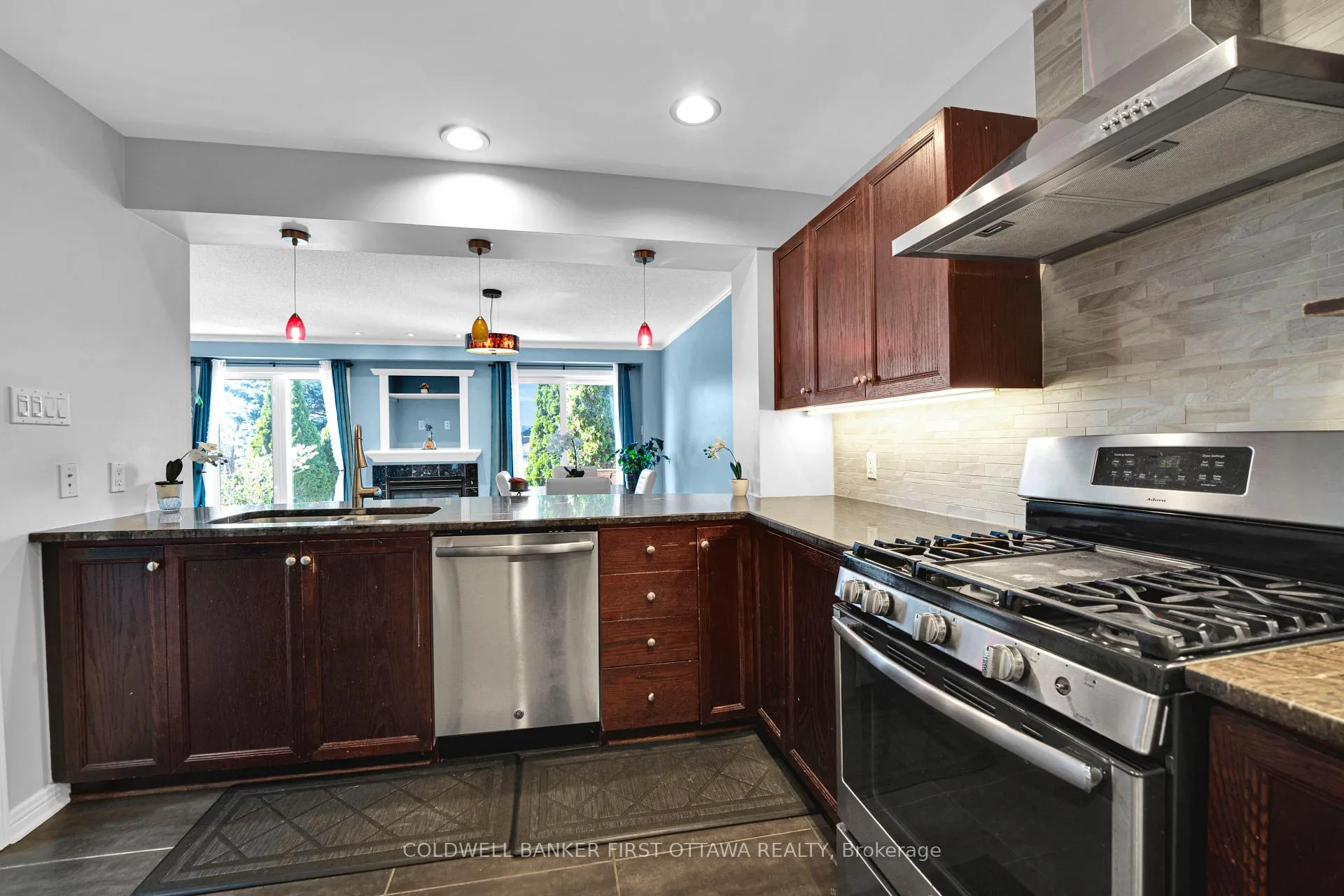 Photo 15 of 937 Markwick Crescent, Ottawa, Notting Hill/Summerside — HOMEH