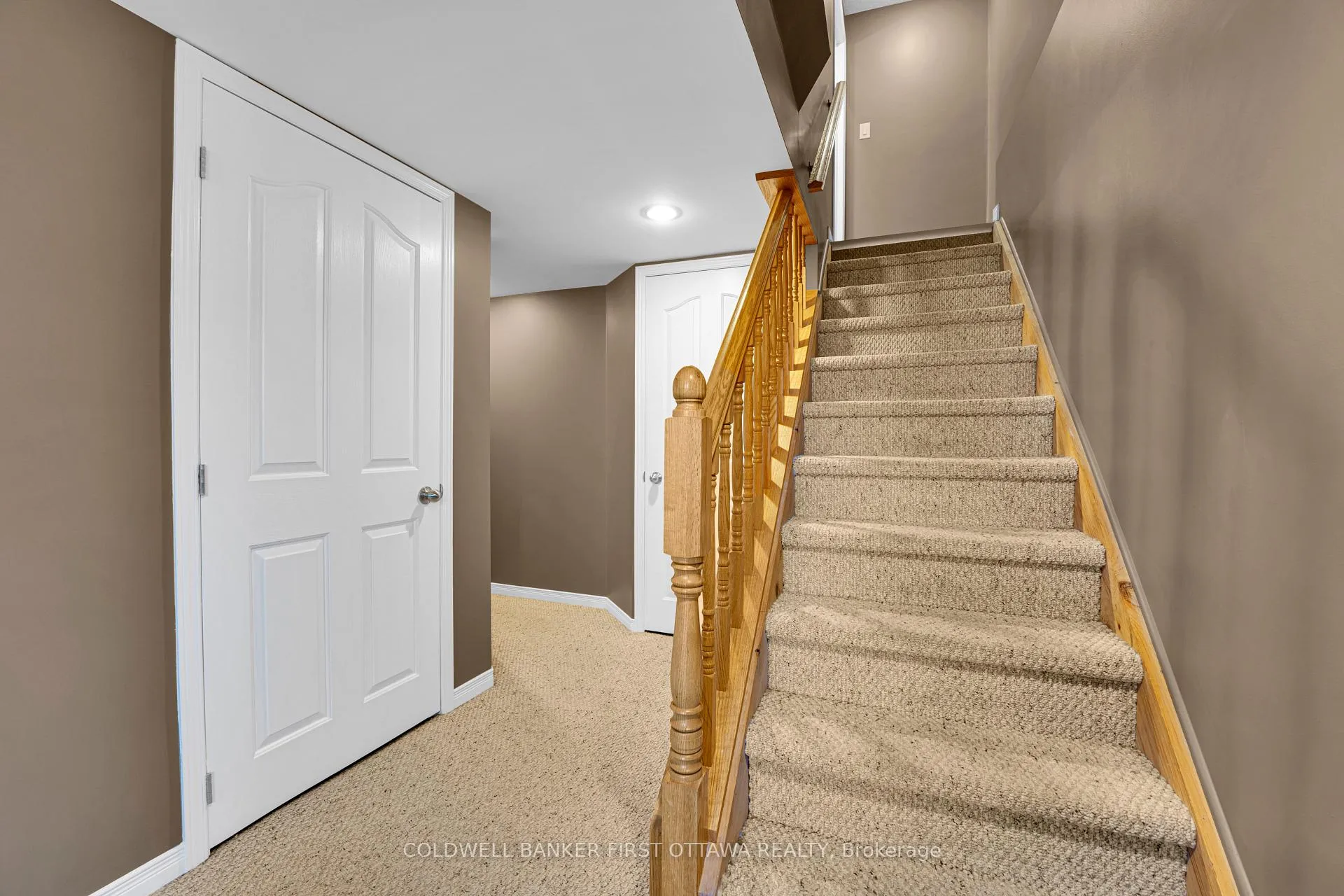 Photo 28 of 937 Markwick Crescent, Ottawa, Notting Hill/Summerside — HOMEH