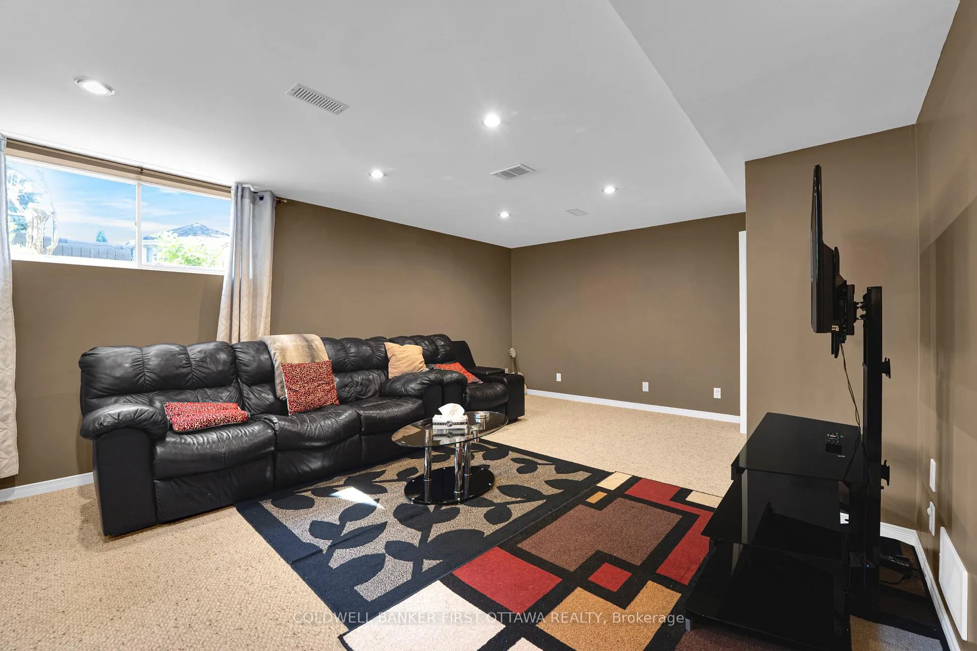 Photo 30 of 937 Markwick Crescent, Ottawa, Notting Hill/Summerside — HOMEH