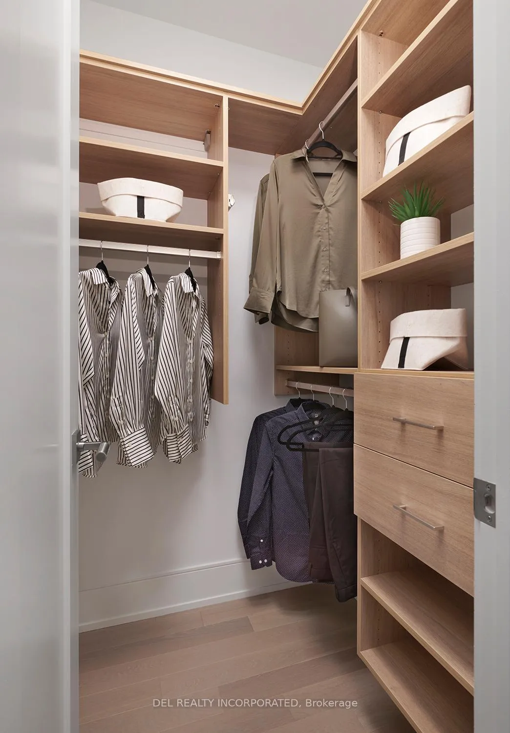 Photo 14 of Unit 303, 455 Wellington Street W, Toronto, Waterfront Communities — HOMEH