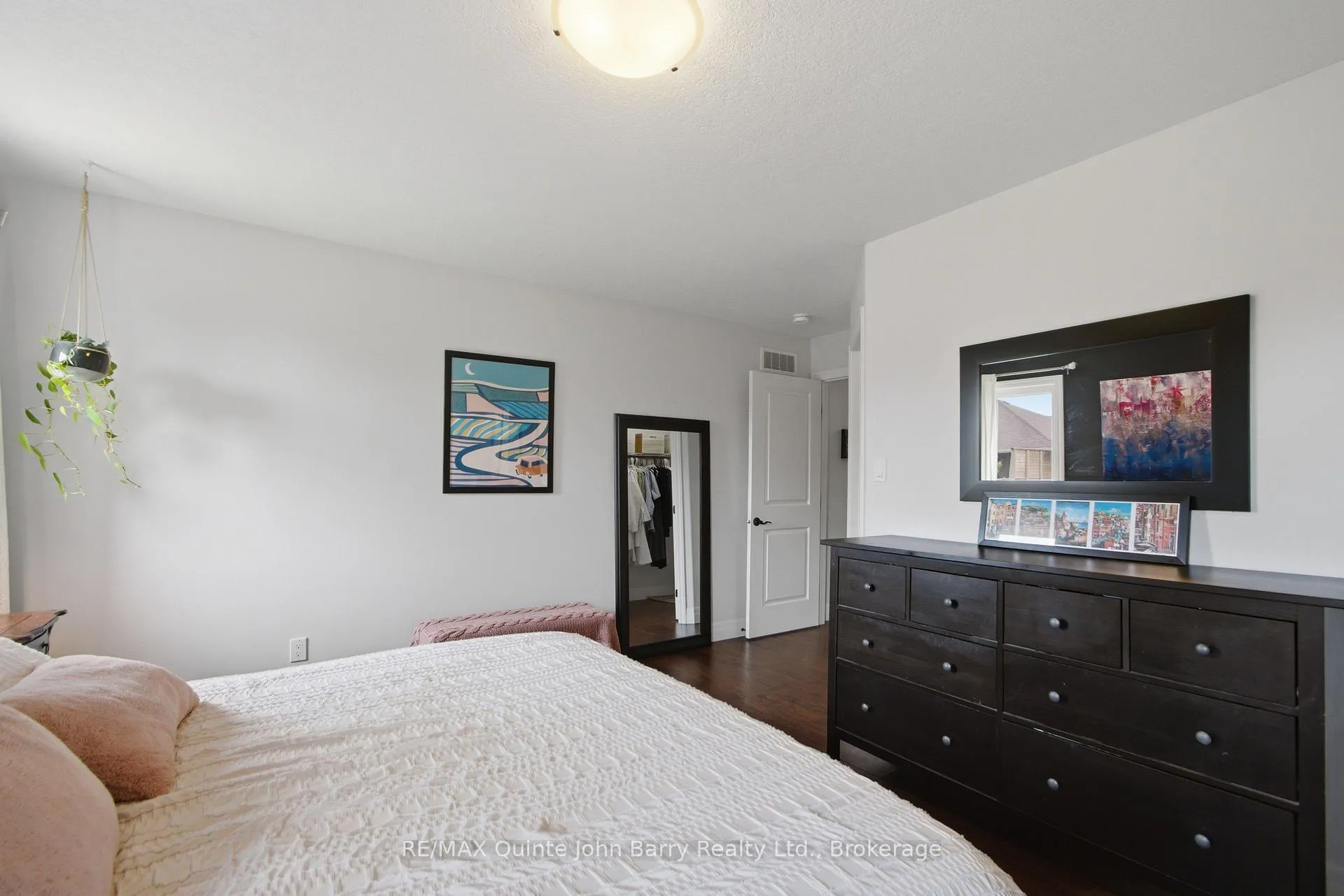 Photo 17 of 8 Liberty Crescent, Quinte West, Murray Ward — HOMEH