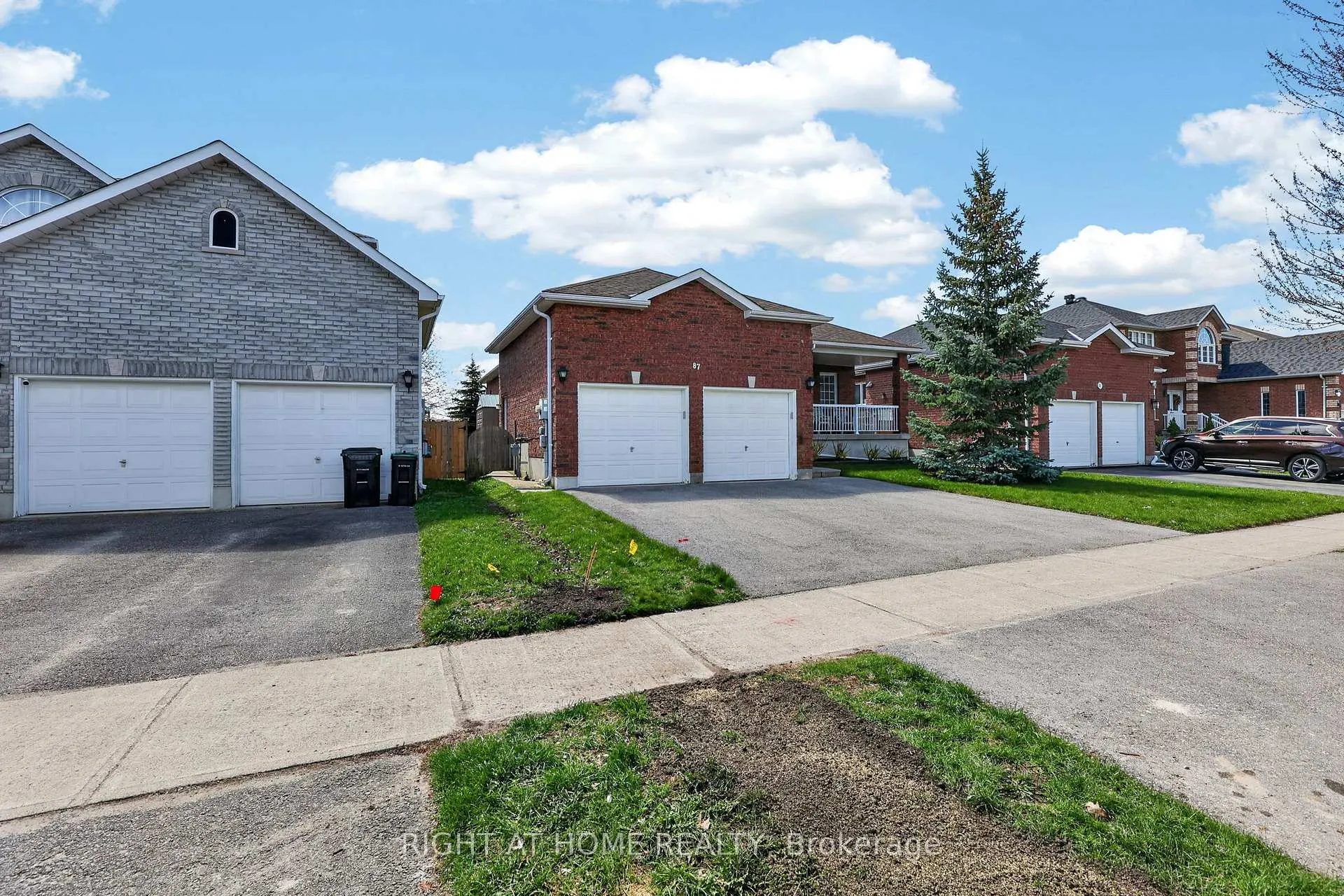 Photo 2 of 87 Jessica Drive, Barrie, Painswick South — HOMEH