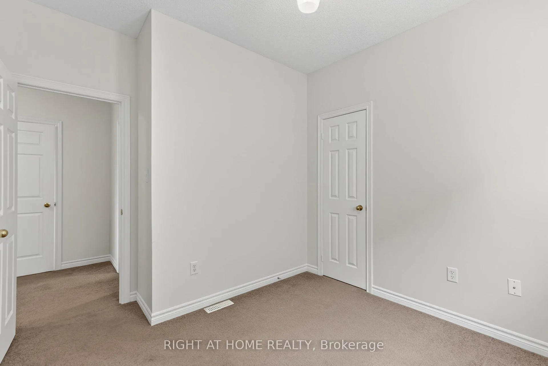 Photo 32 of 87 Jessica Drive, Barrie, Painswick South — HOMEH