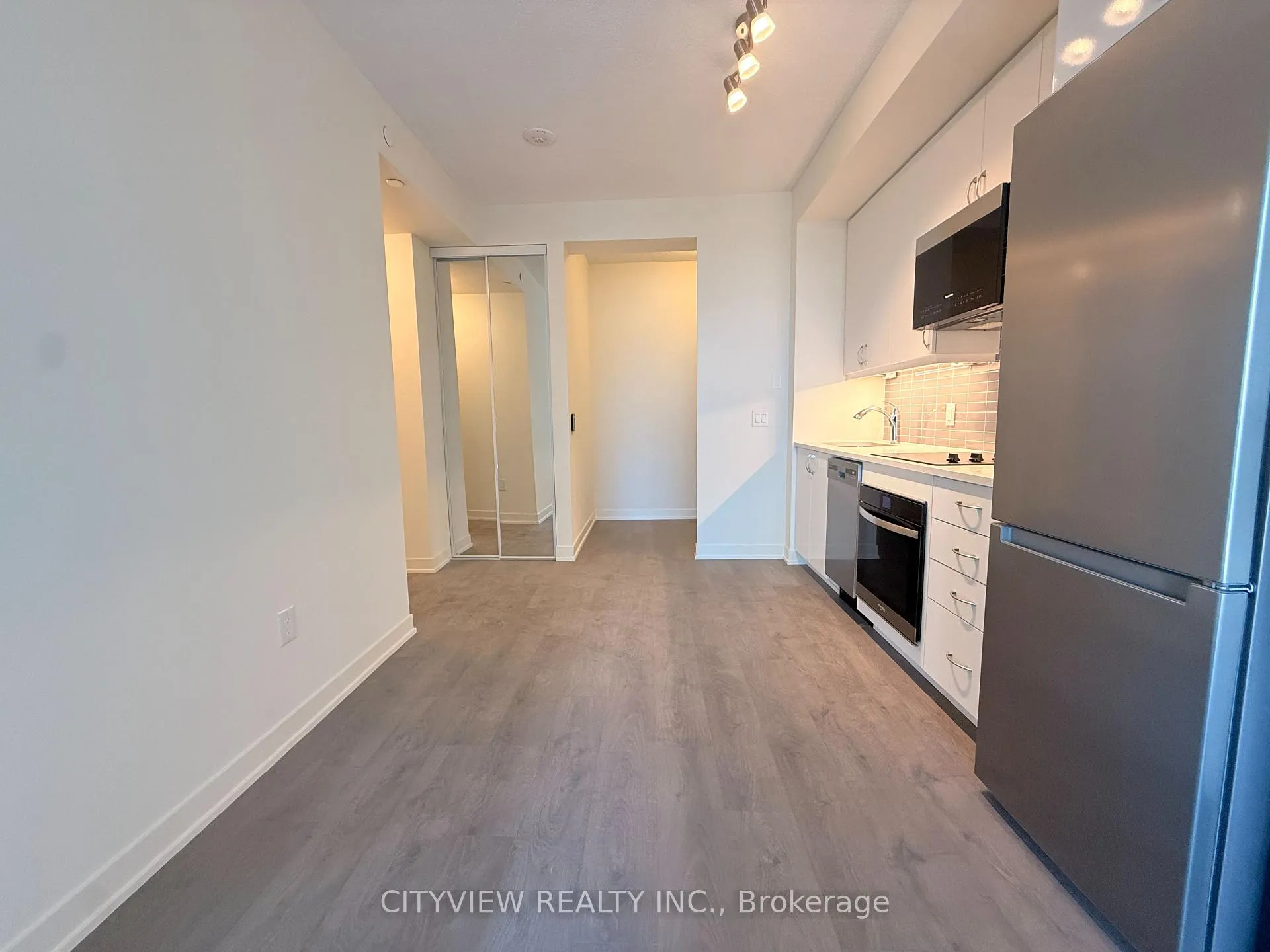 Photo 6 of Unit 4607, 38 Annie Craig Drive, Etobicoke, Mimico — HOMEH
