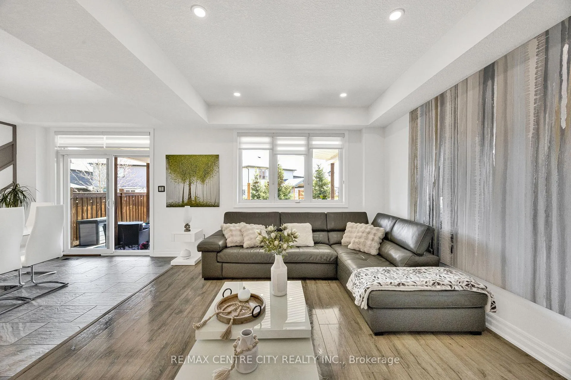 Photo 20 of 668 Freeport Street, London, North E — HOMEH