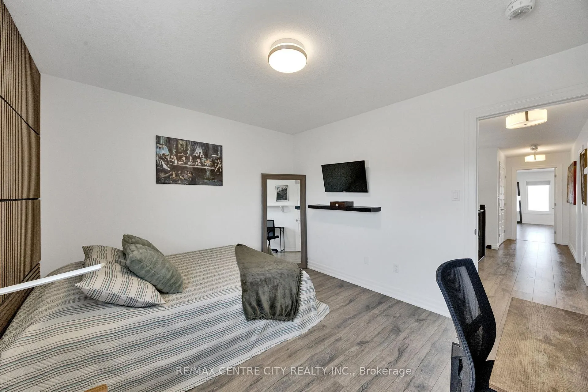 Photo 35 of 668 Freeport Street, London, North E — HOMEH