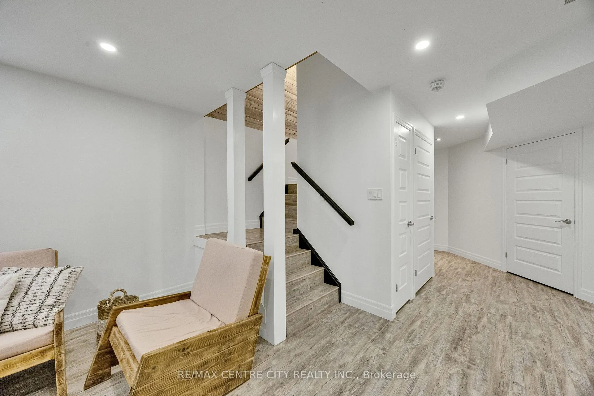 Photo 39 of 668 Freeport Street, London, North E — HOMEH
