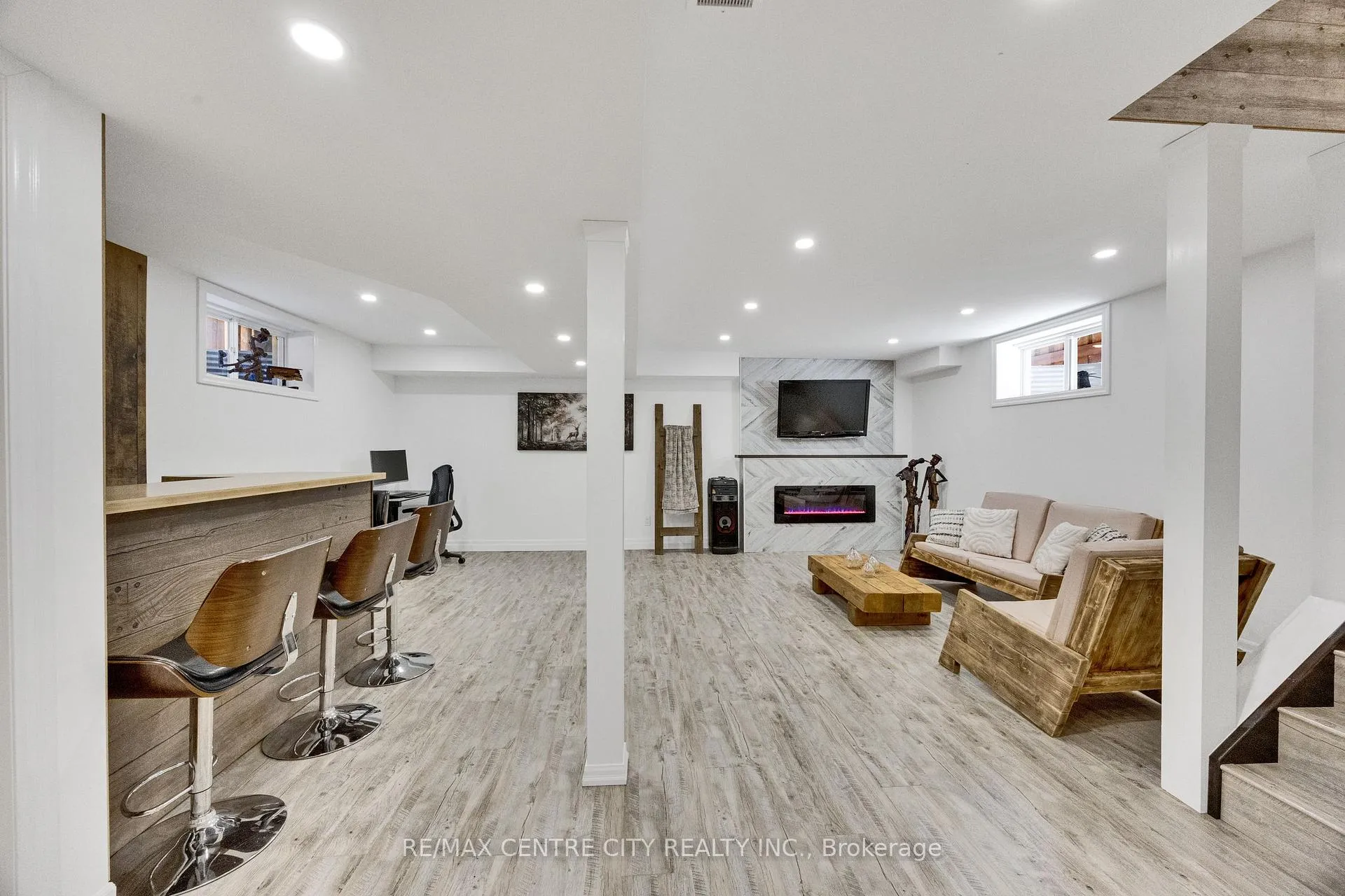 Photo 41 of 668 Freeport Street, London, North E — HOMEH