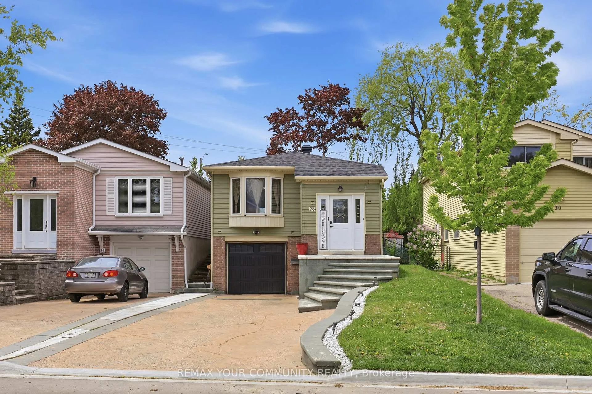 Front of 28 Snowshoe Crescent