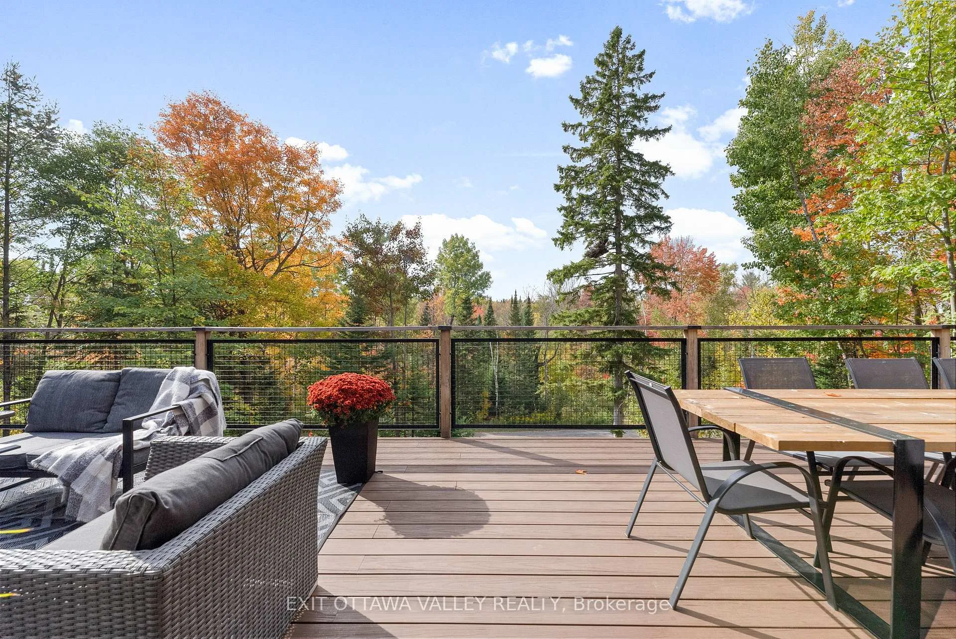 Photo 9 of 820 Hopefield Road E, Madawaska Valley, Madawaska Valley — HOMEH