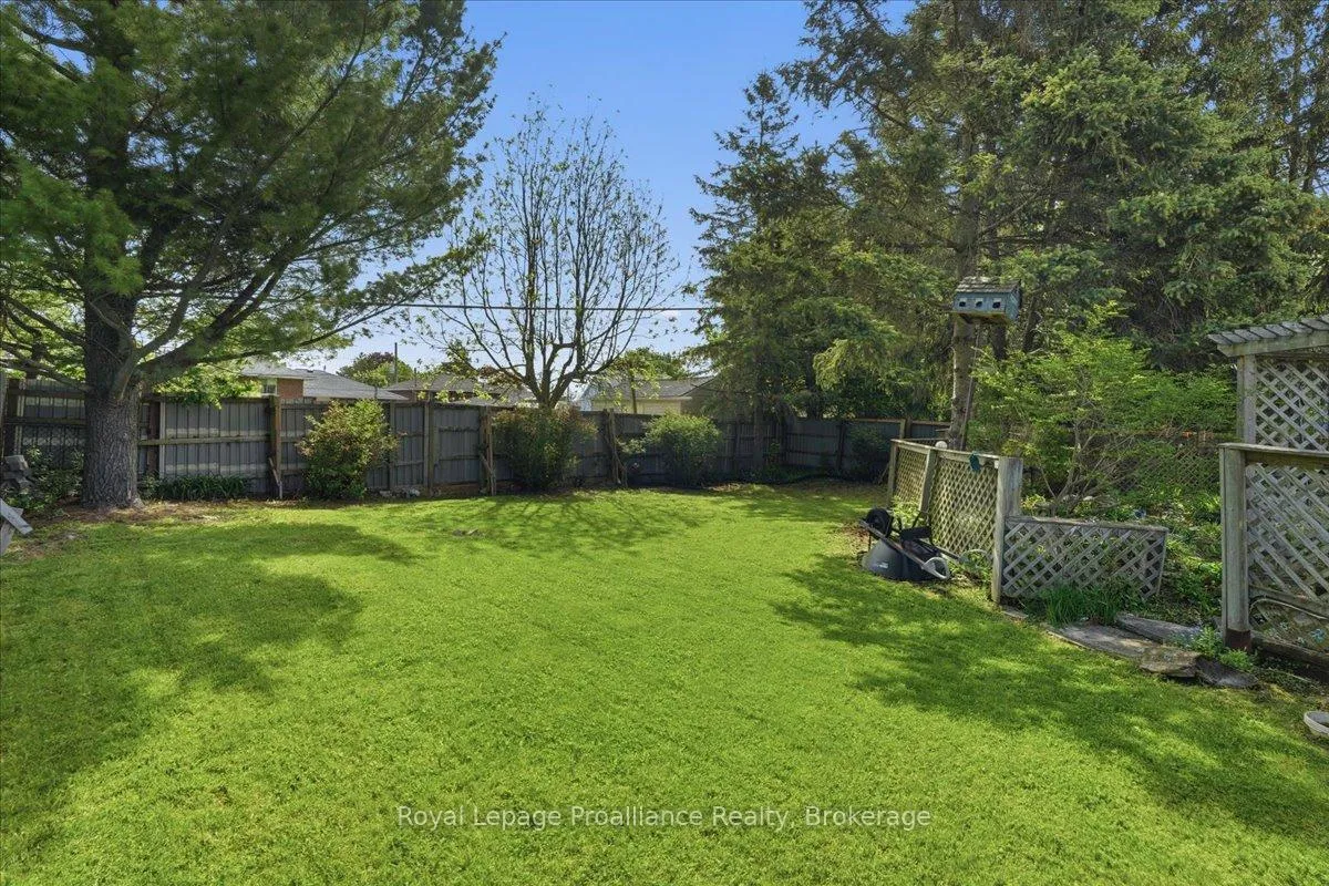 Photo 36 of 21 Glendale Road, Belleville, Belleville Ward — HOMEH