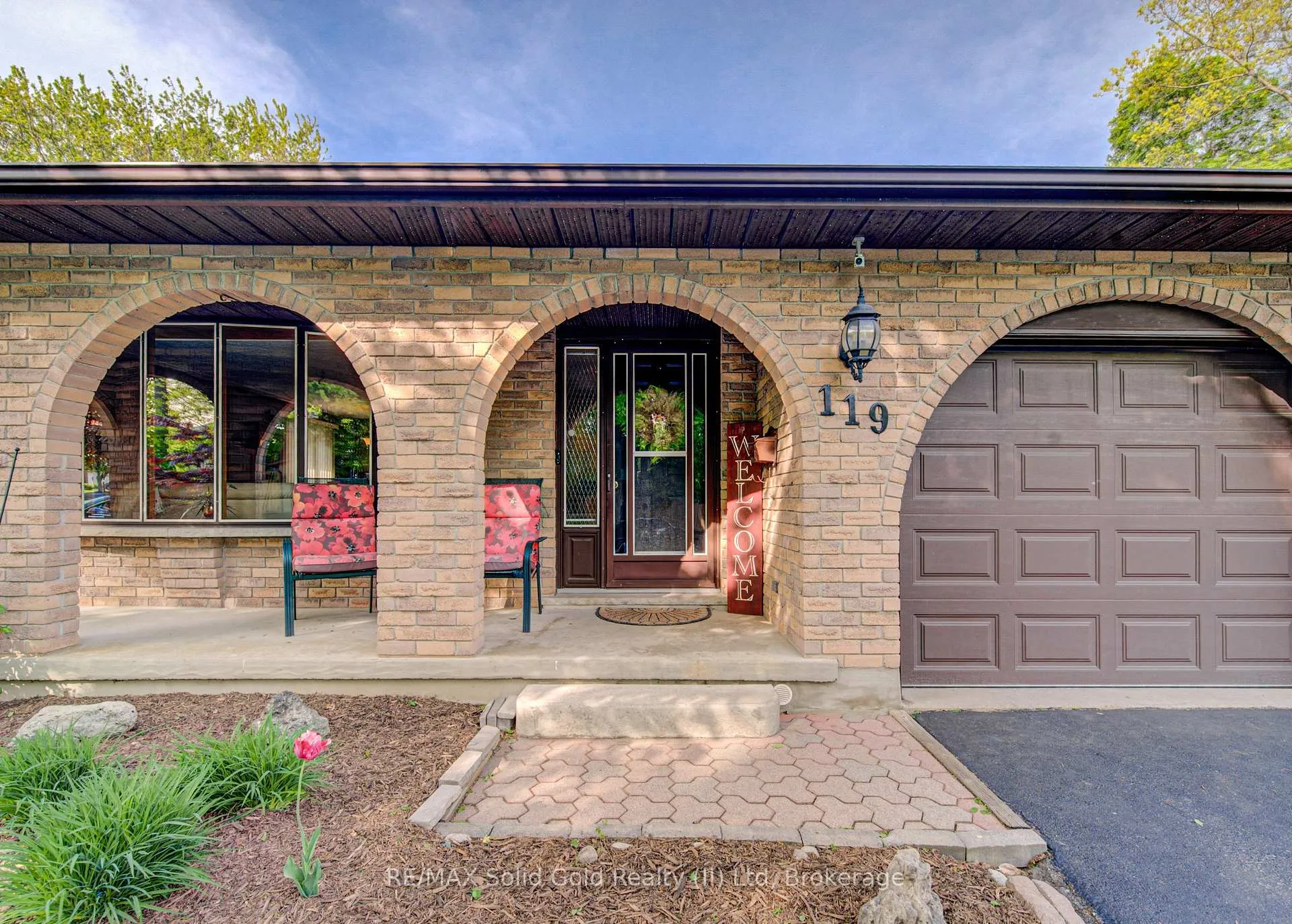 Photo 3 of 119 Martinglen Crescent, Kitchener — HOMEH