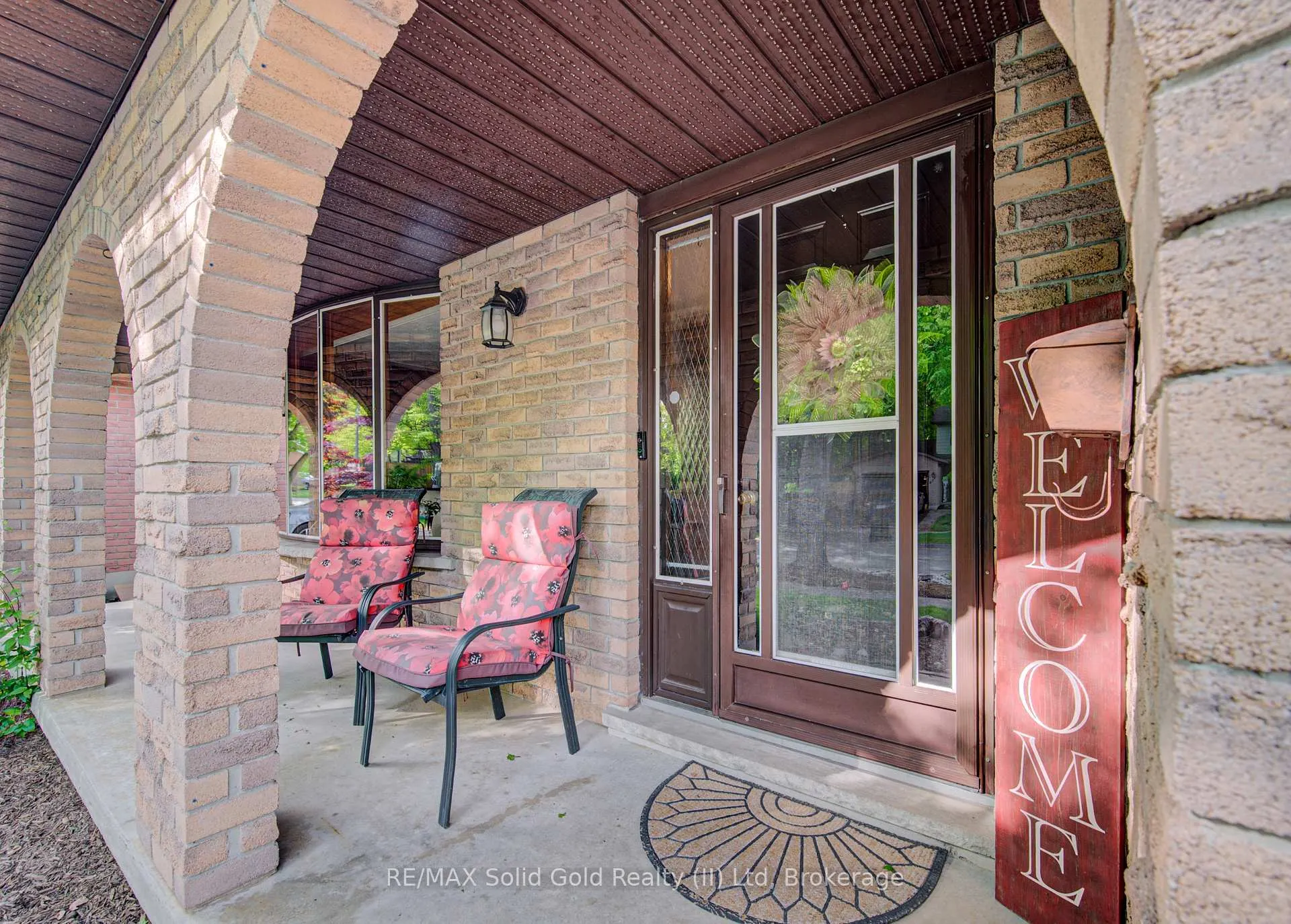 Photo 4 of 119 Martinglen Crescent, Kitchener — HOMEH