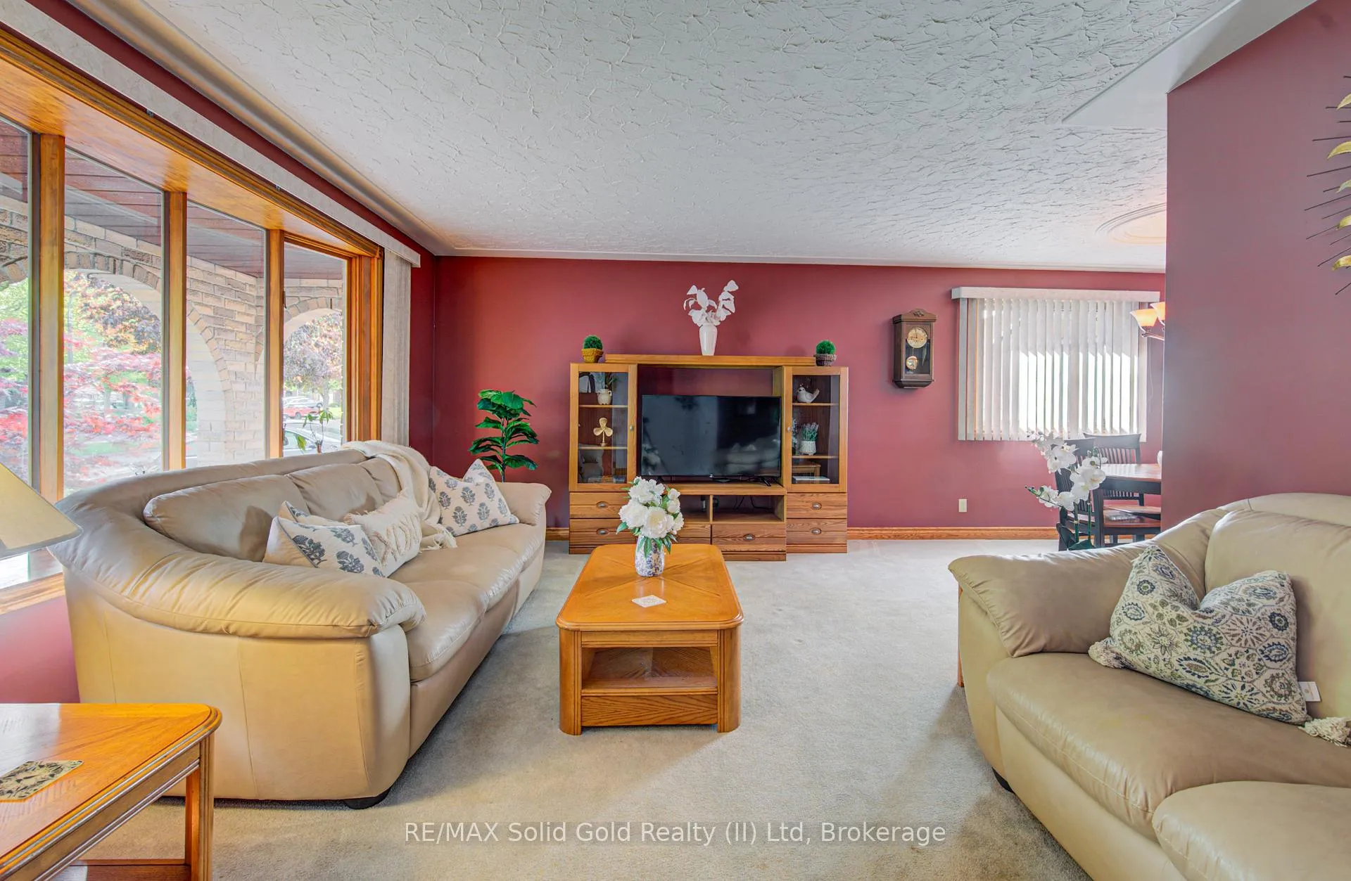 Photo 6 of 119 Martinglen Crescent, Kitchener — HOMEH