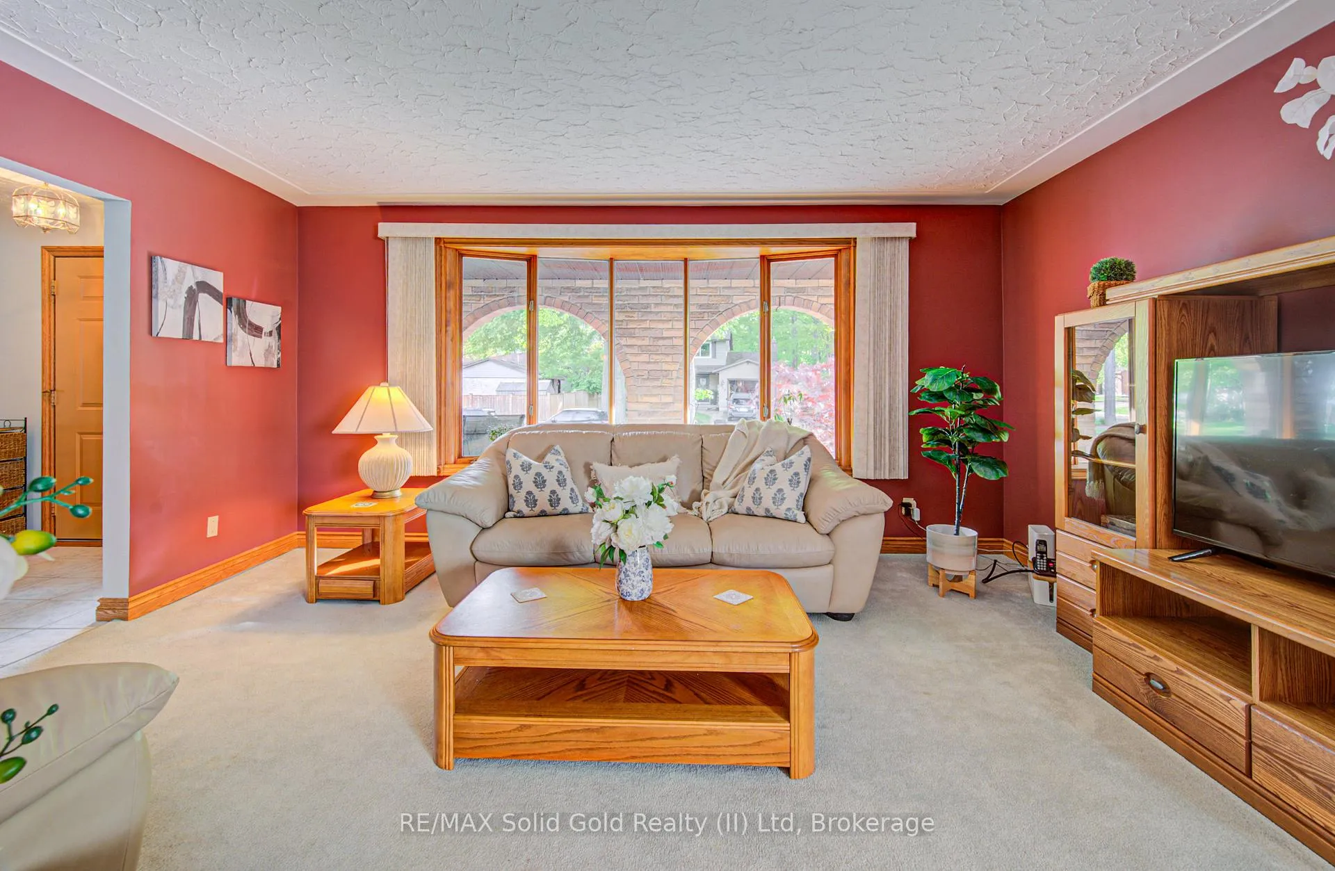 Photo 7 of 119 Martinglen Crescent, Kitchener — HOMEH