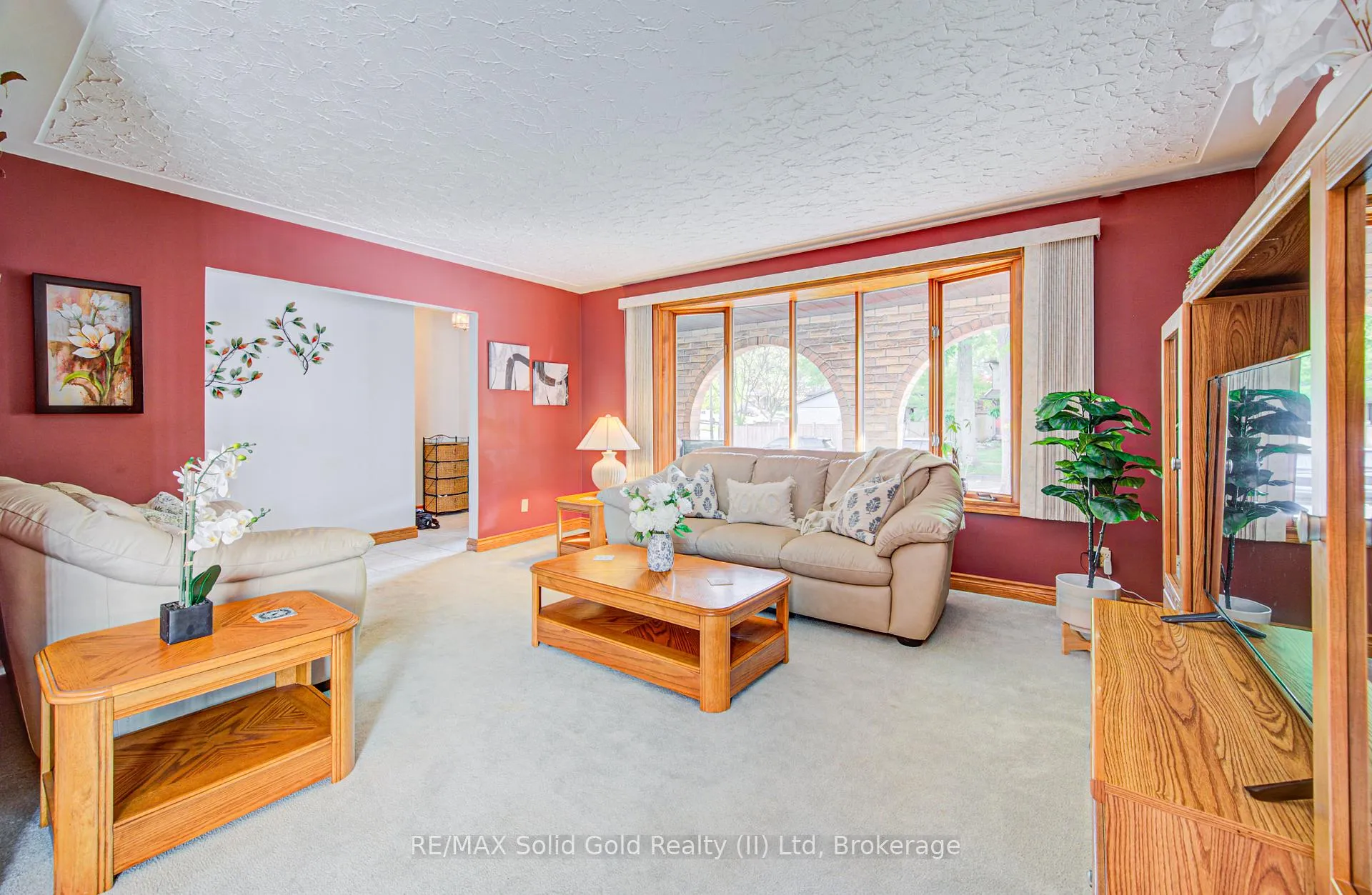 Photo 8 of 119 Martinglen Crescent, Kitchener — HOMEH