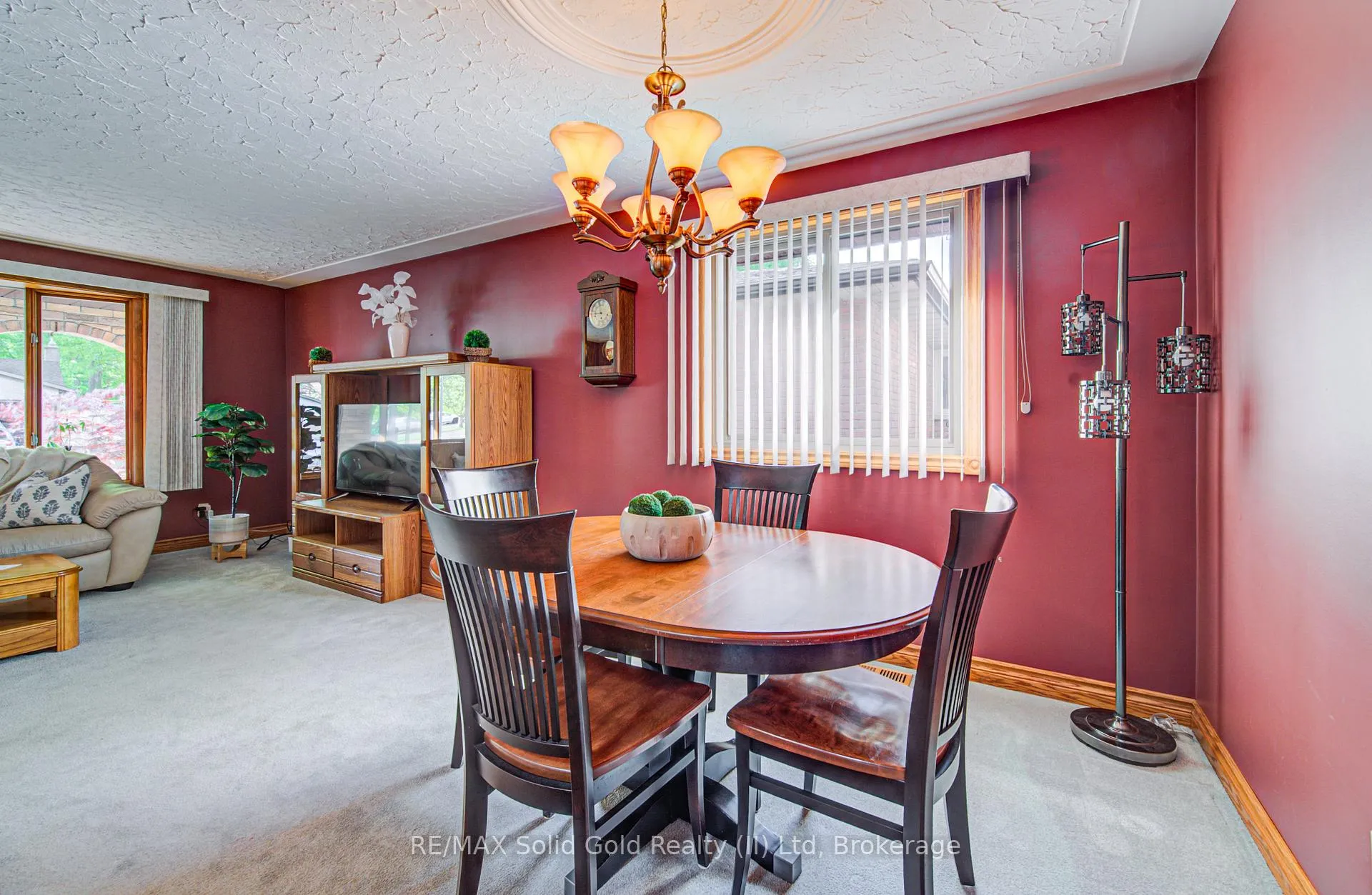 Photo 10 of 119 Martinglen Crescent, Kitchener — HOMEH