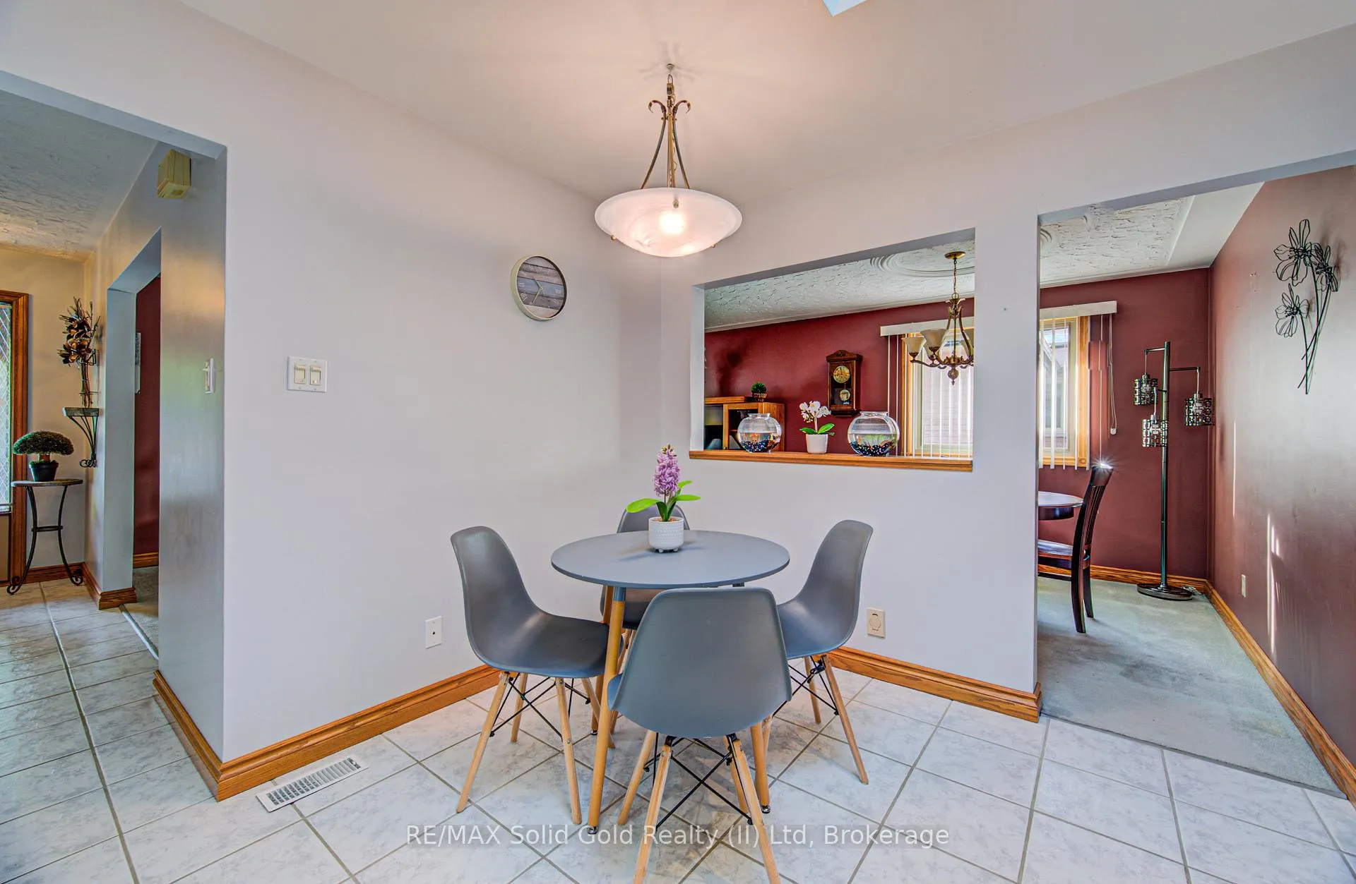 Photo 14 of 119 Martinglen Crescent, Kitchener — HOMEH