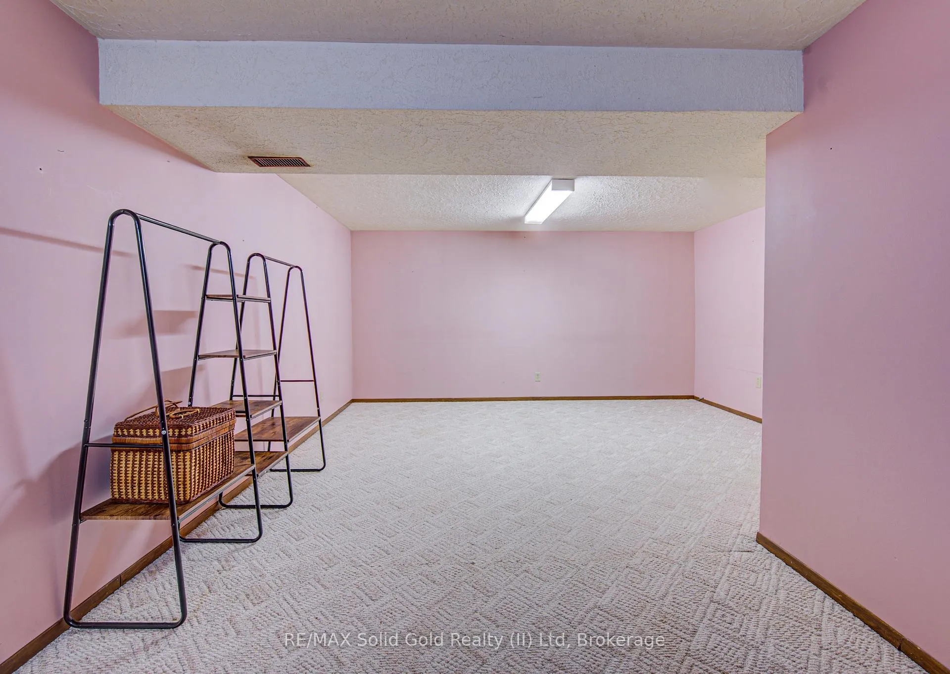 Photo 23 of 119 Martinglen Crescent, Kitchener — HOMEH