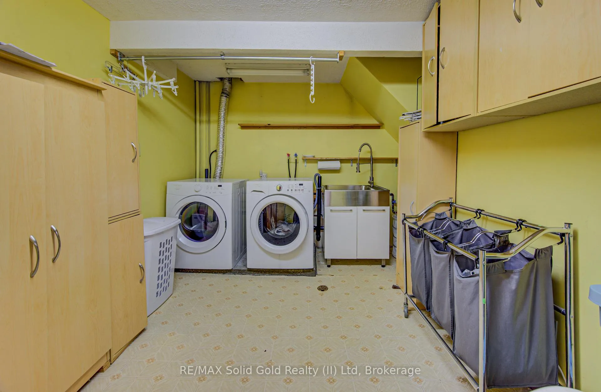 Photo 27 of 119 Martinglen Crescent, Kitchener — HOMEH