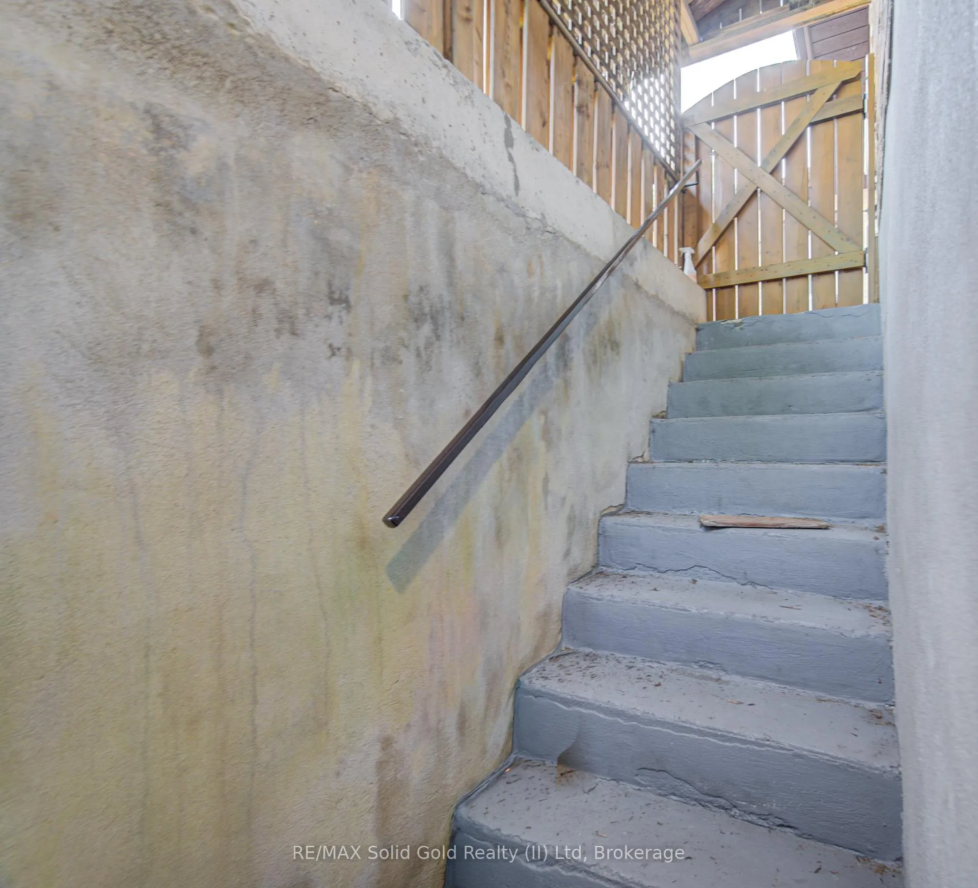 Photo 36 of 119 Martinglen Crescent, Kitchener — HOMEH
