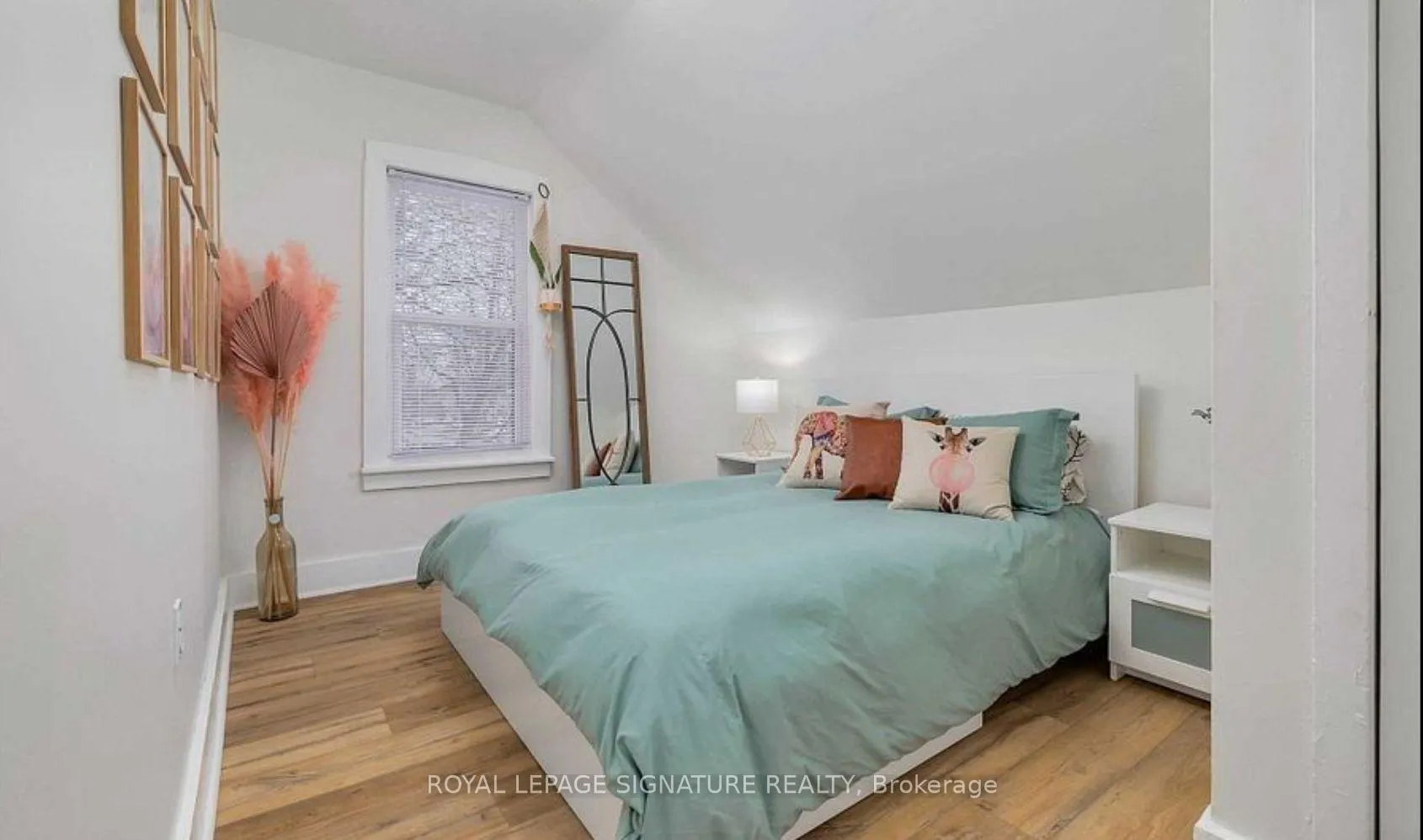 Photo 8 of Unit Upper, 659 Dolph St Street N, Cambridge — HOMEH
