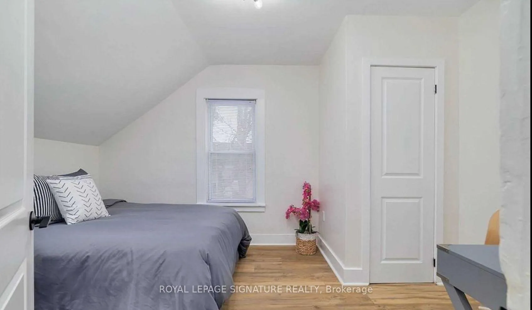 Photo 10 of Unit Upper, 659 Dolph St Street N, Cambridge — HOMEH