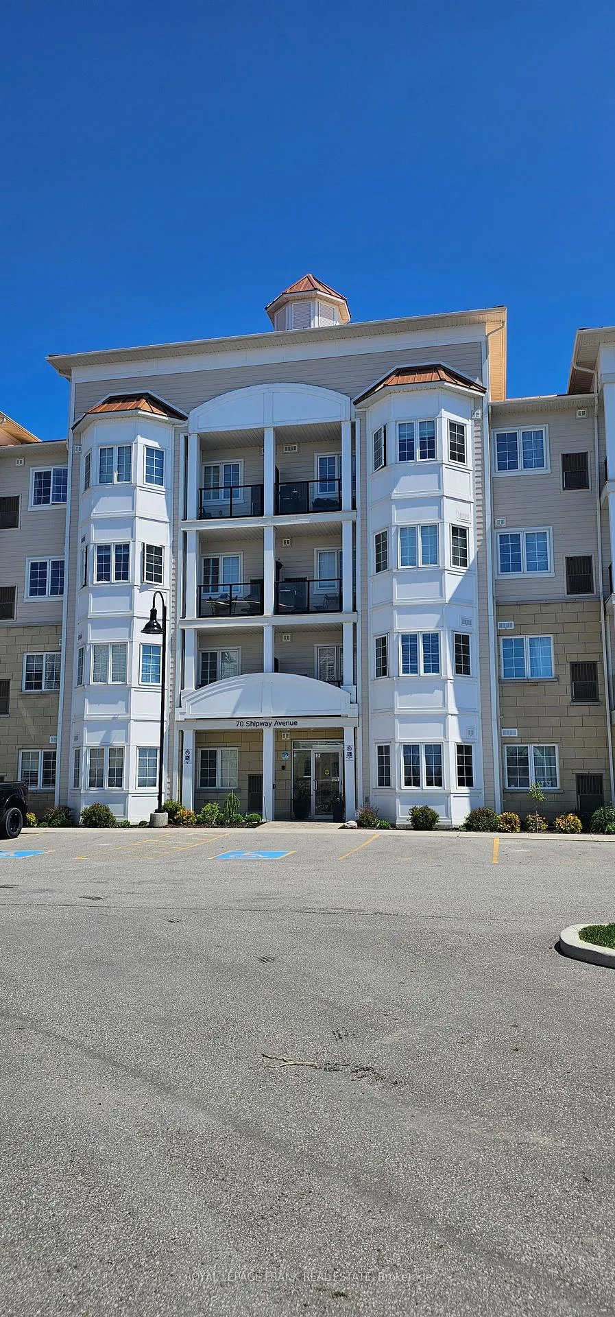 Front of Unit 407, 70 Shipway Avenue