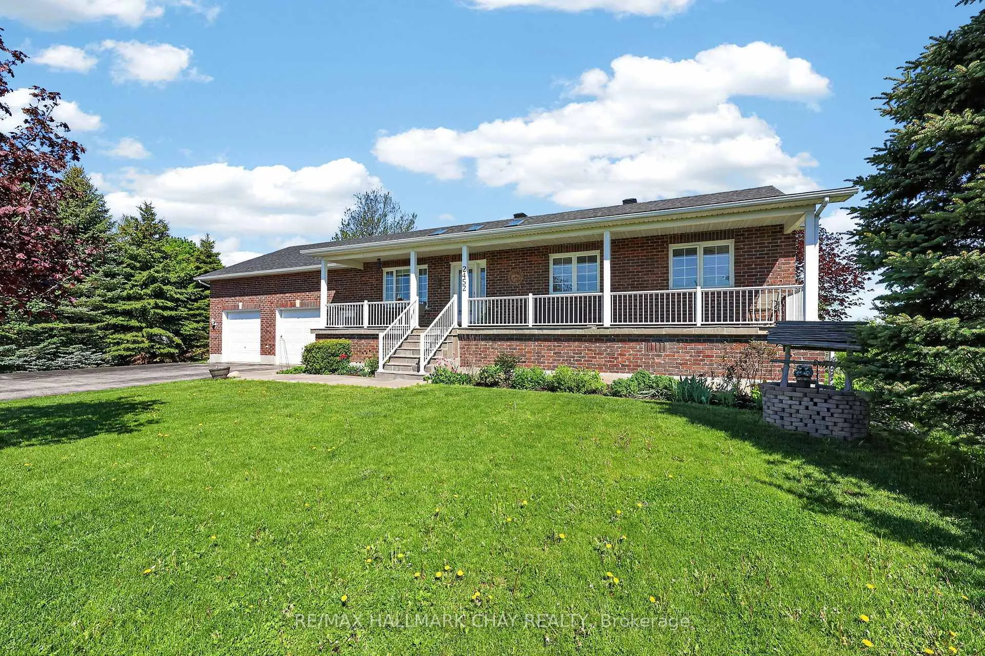 Photo 3 of 2452 10th Line, Innisfil, Rural Innisfil — HOMEH