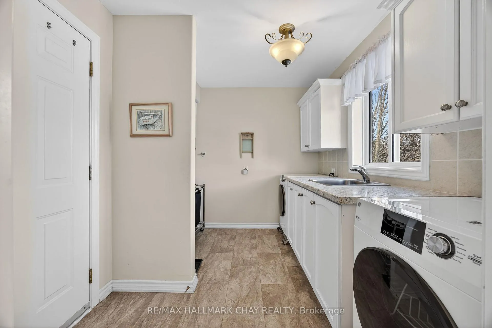 Photo 21 of 2452 10th Line, Innisfil, Rural Innisfil — HOMEH