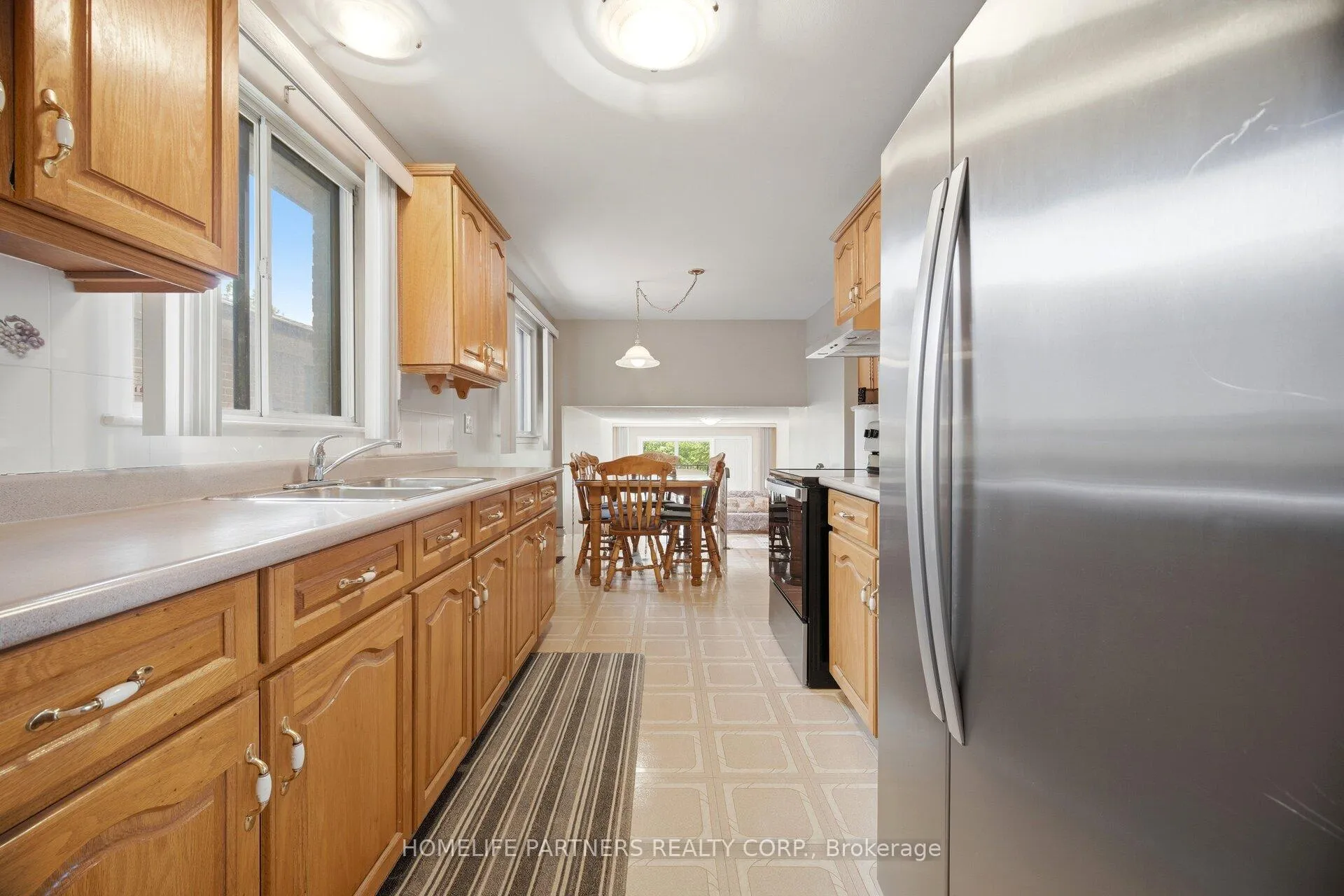 Photo 15 of 18 Zealand Road, Etobicoke, Willowridge-Martingrove-Richview — HOMEH