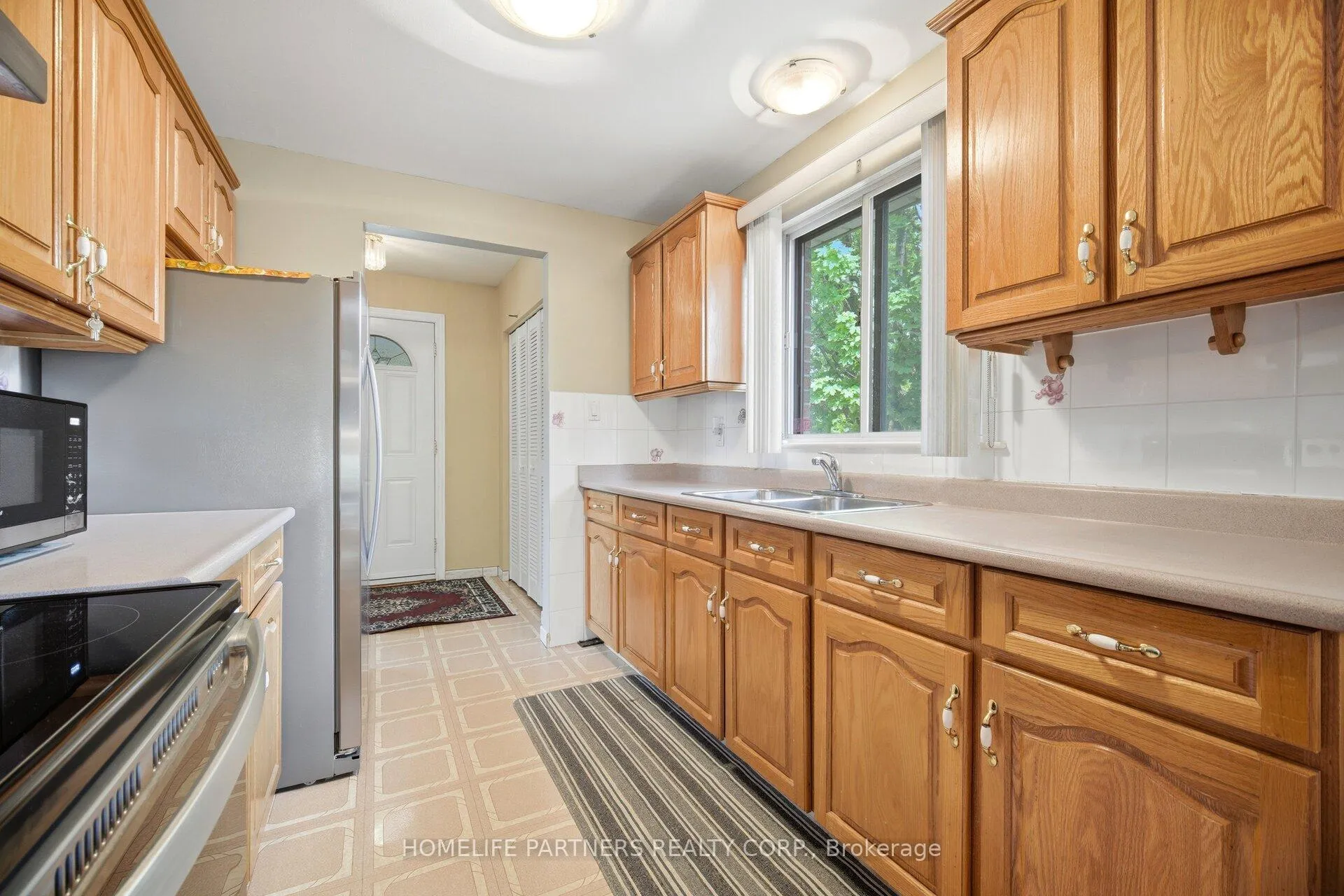 Photo 16 of 18 Zealand Road, Etobicoke, Willowridge-Martingrove-Richview — HOMEH