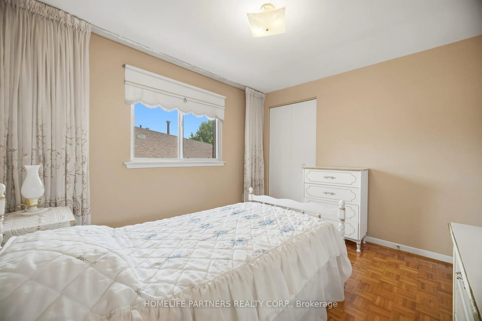 Photo 25 of 18 Zealand Road, Etobicoke, Willowridge-Martingrove-Richview — HOMEH