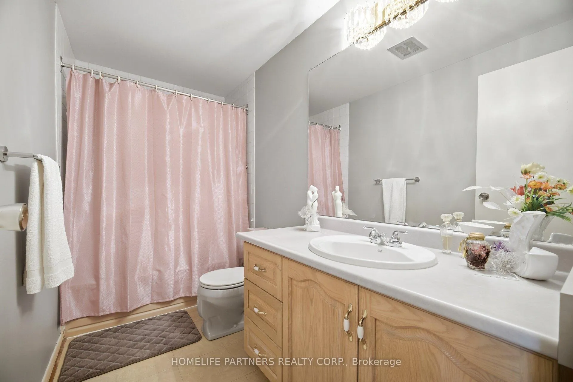 Photo 26 of 18 Zealand Road, Etobicoke, Willowridge-Martingrove-Richview — HOMEH