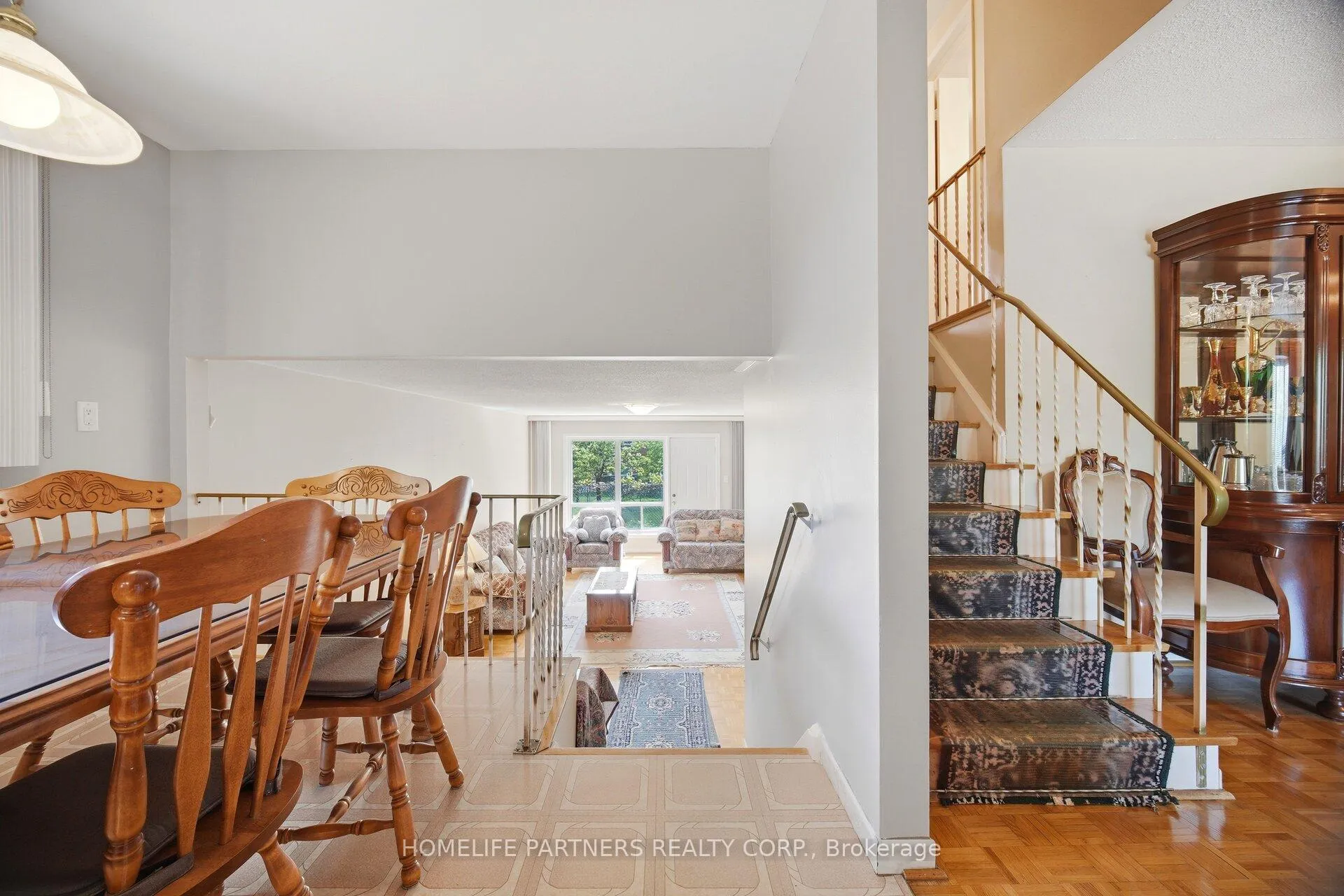 Photo 27 of 18 Zealand Road, Etobicoke, Willowridge-Martingrove-Richview — HOMEH