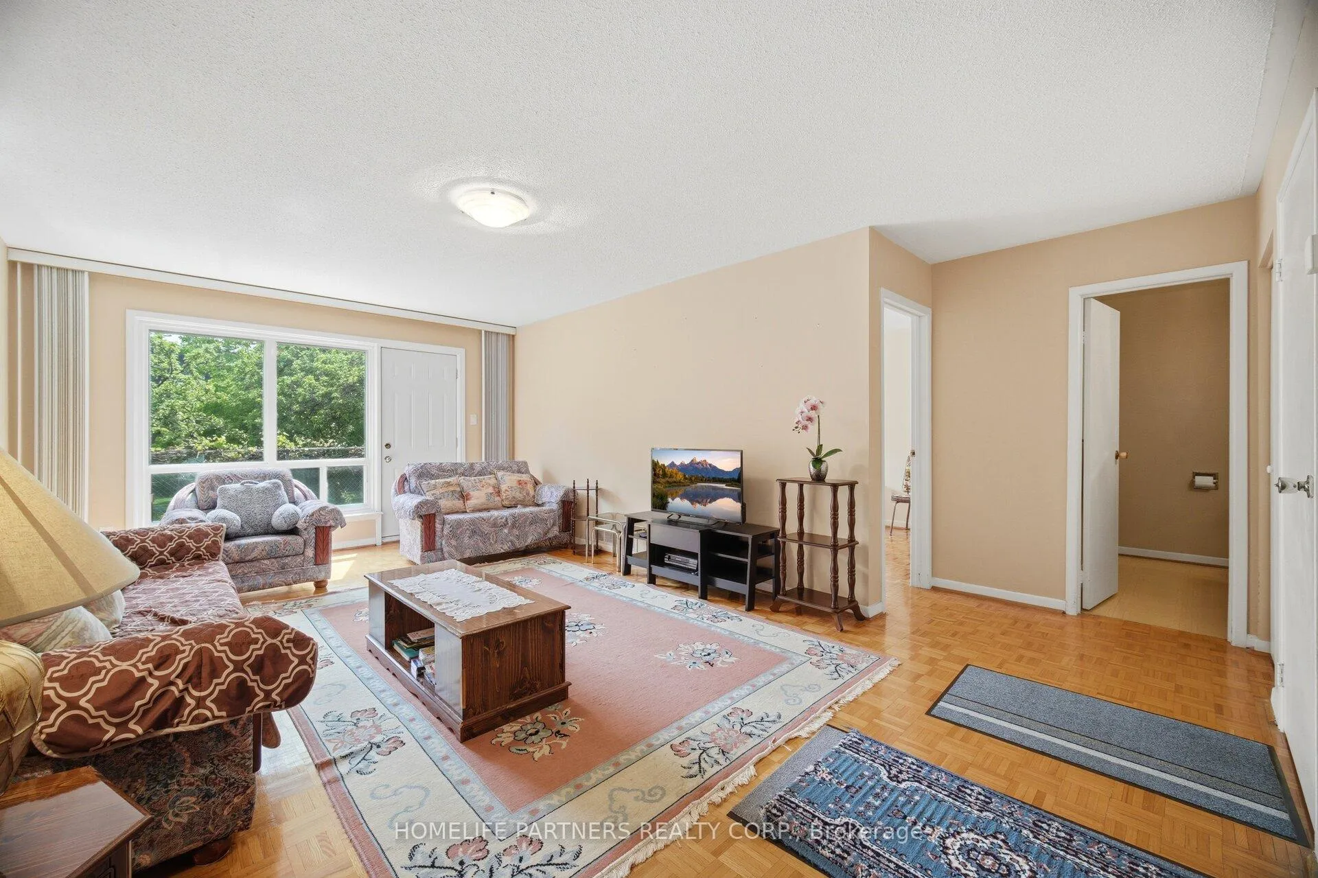 Photo 32 of 18 Zealand Road, Etobicoke, Willowridge-Martingrove-Richview — HOMEH