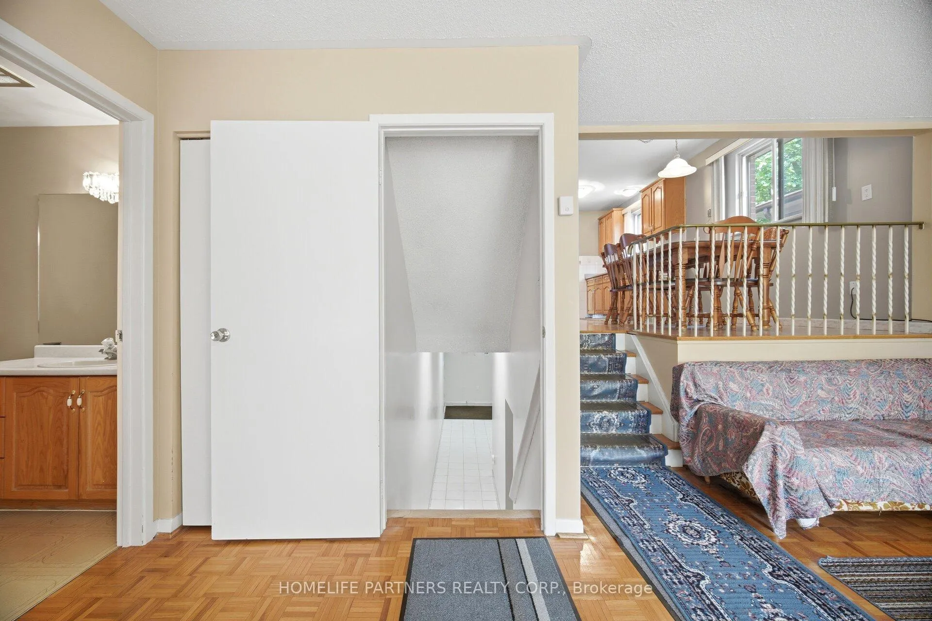 Photo 36 of 18 Zealand Road, Etobicoke, Willowridge-Martingrove-Richview — HOMEH