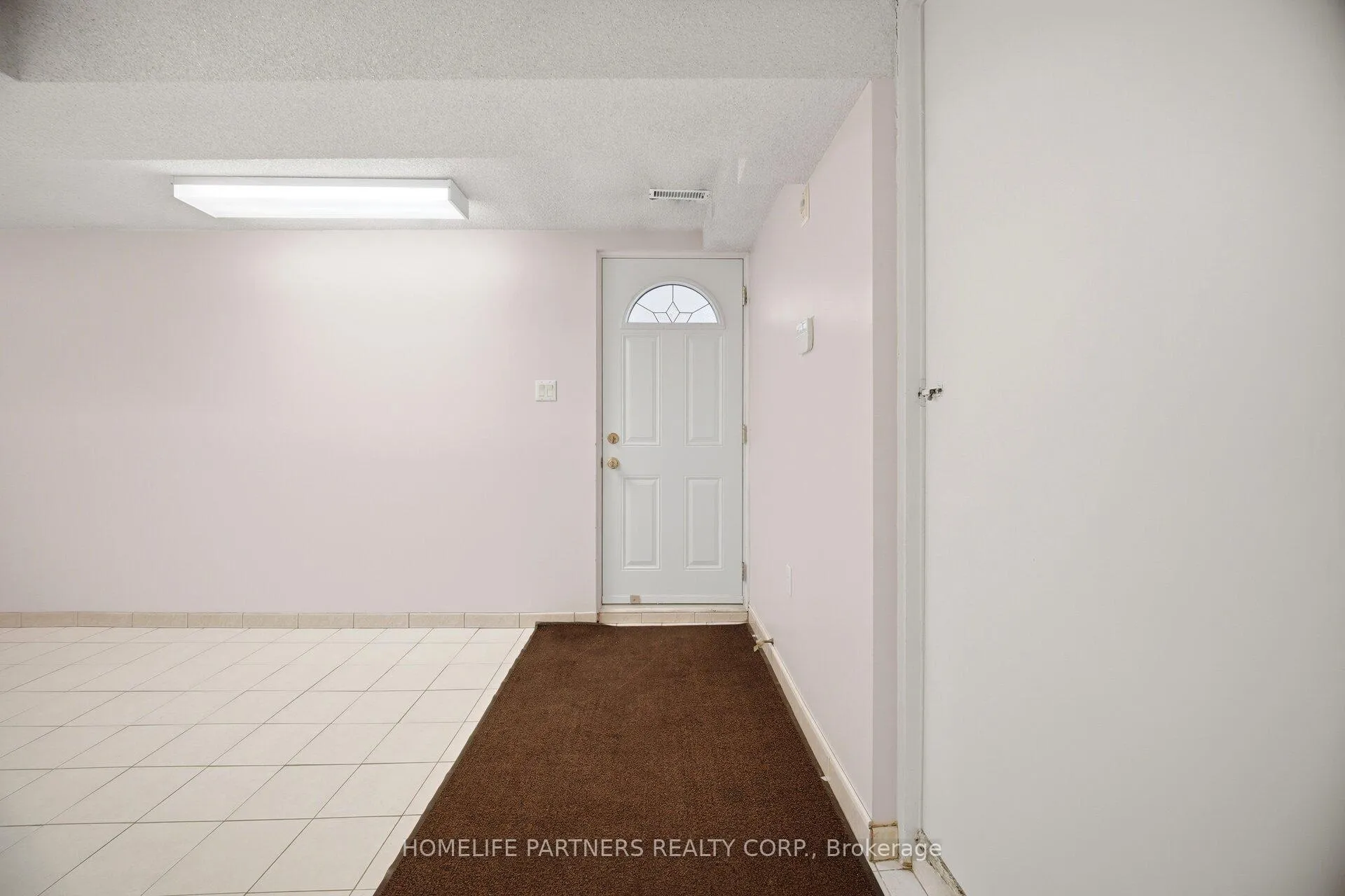 Photo 42 of 18 Zealand Road, Etobicoke, Willowridge-Martingrove-Richview — HOMEH