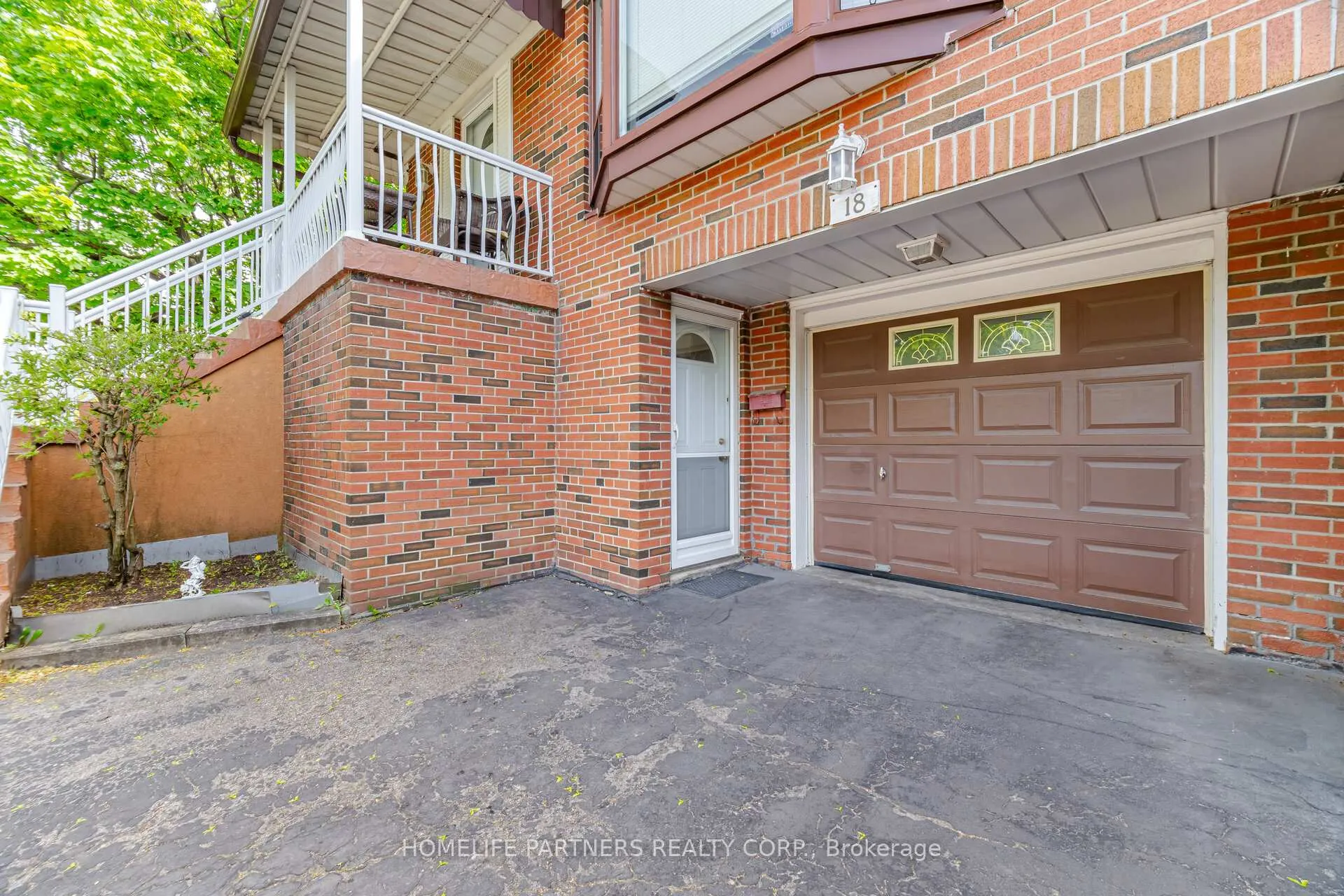 Photo 43 of 18 Zealand Road, Etobicoke, Willowridge-Martingrove-Richview — HOMEH