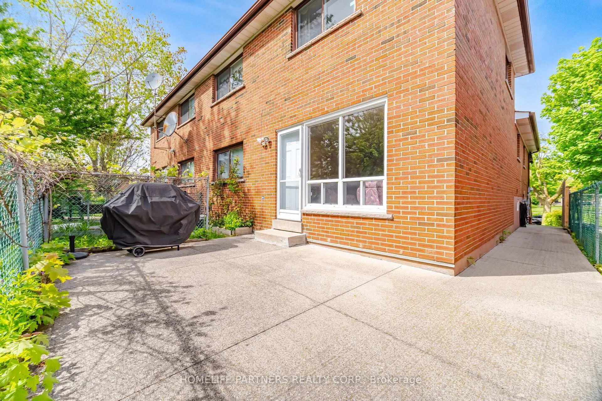 Photo 47 of 18 Zealand Road, Etobicoke, Willowridge-Martingrove-Richview — HOMEH