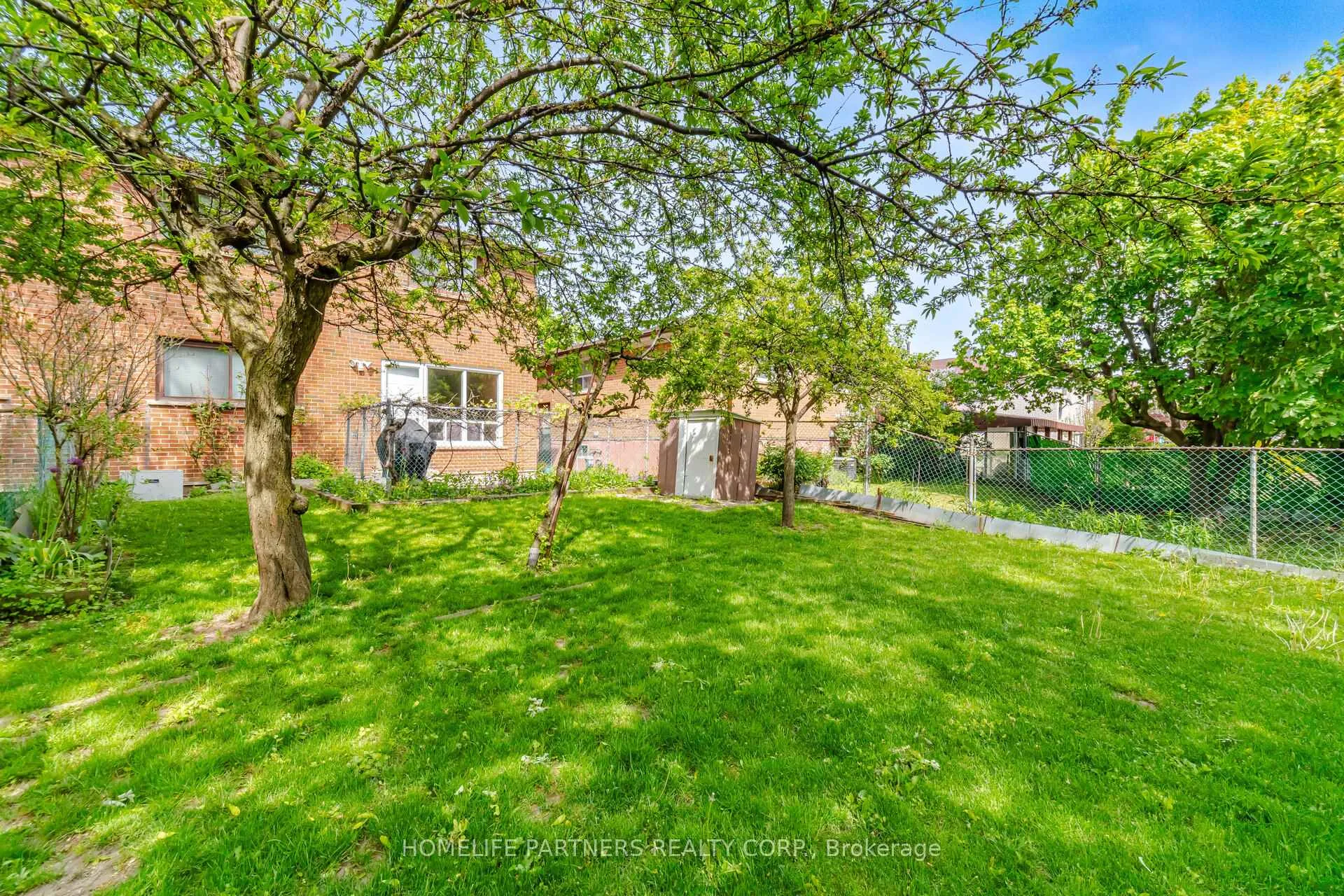 Photo 48 of 18 Zealand Road, Etobicoke, Willowridge-Martingrove-Richview — HOMEH