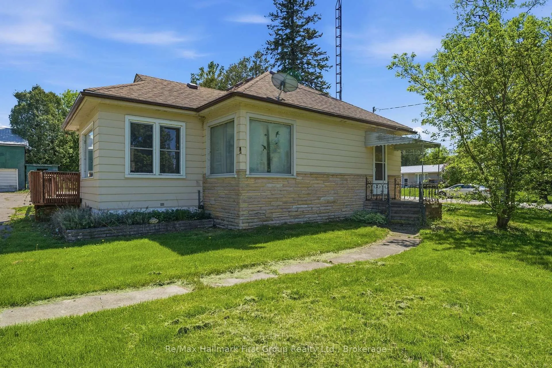 Photo 1 of 5283 Hillview Drive N, Hamilton Township, Rural Hamilton — HOMEH